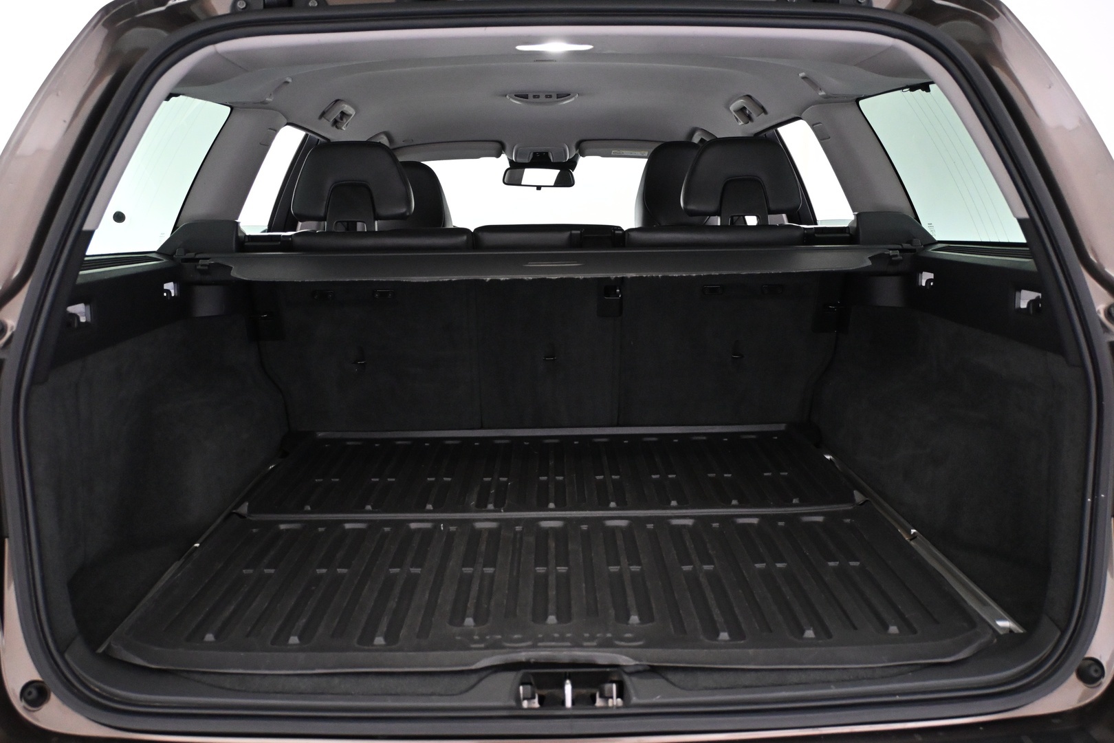 VOLVO V70 2016
