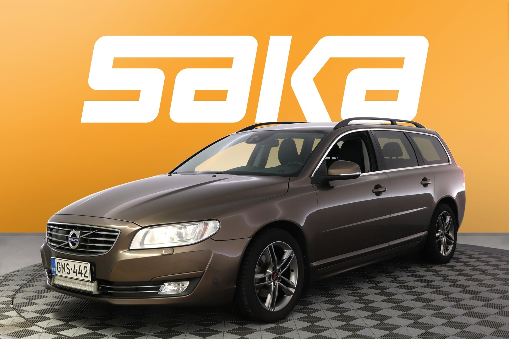 VOLVO V70 2016