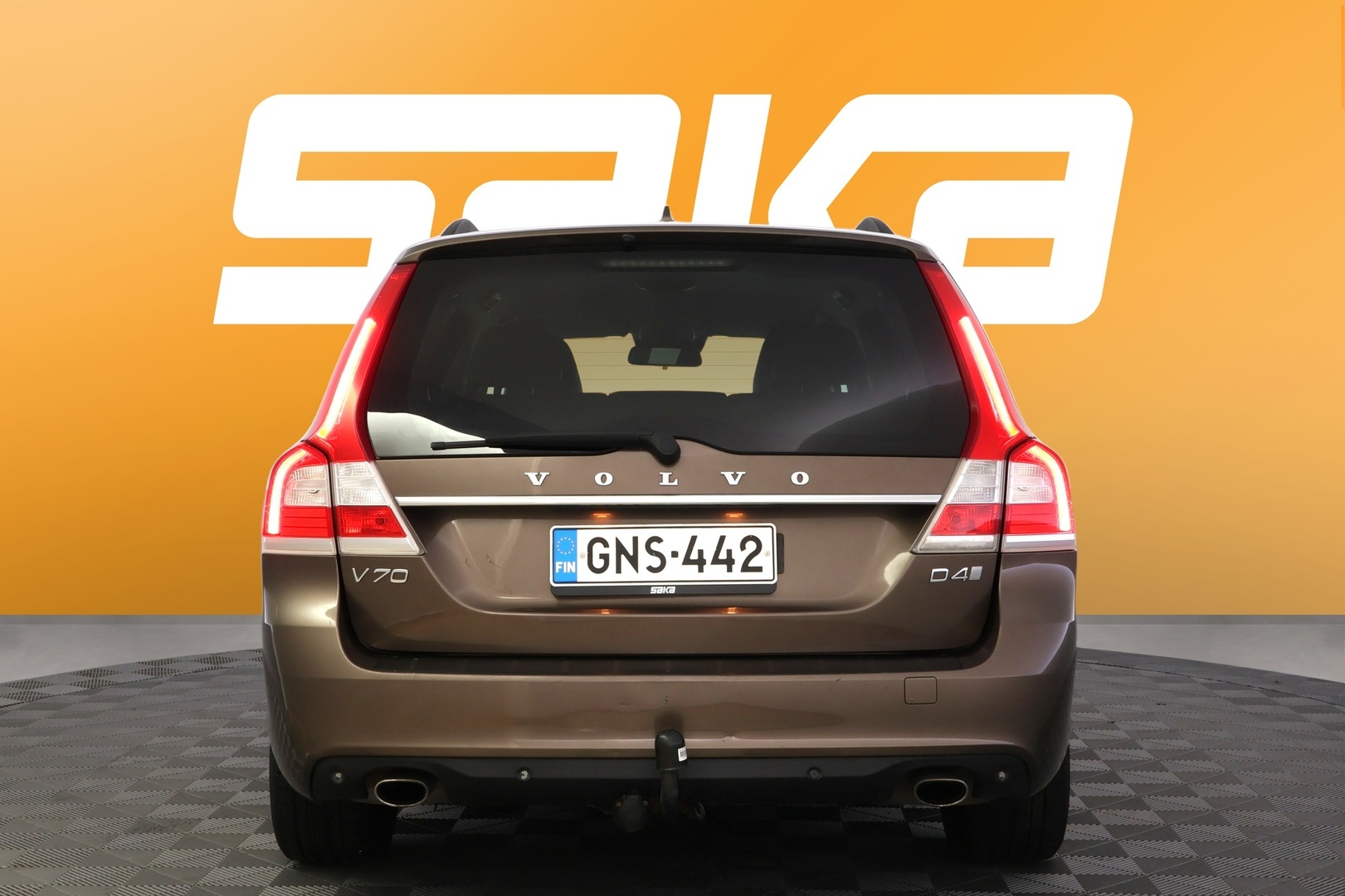 VOLVO V70 2016