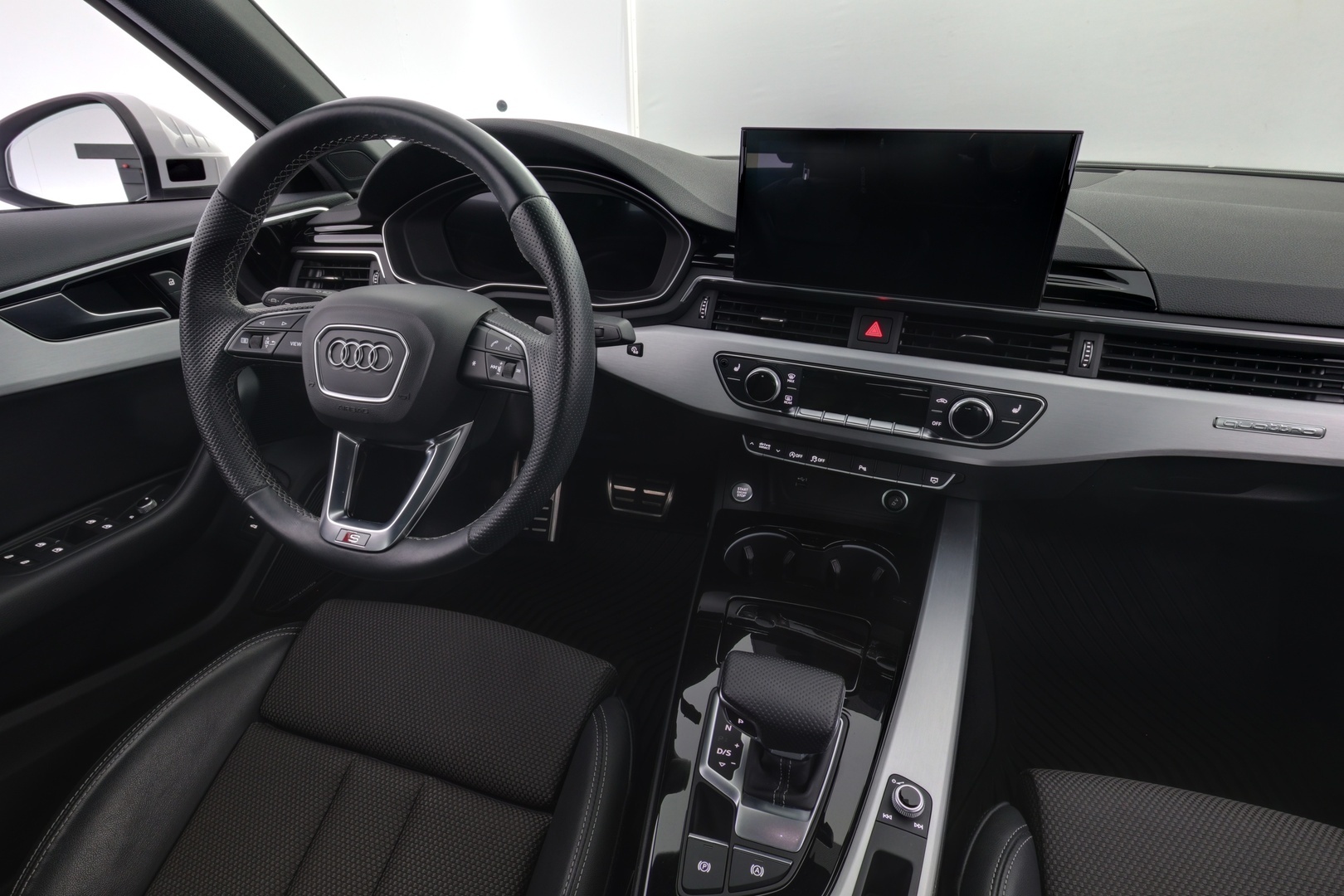 AUDI A4 2021