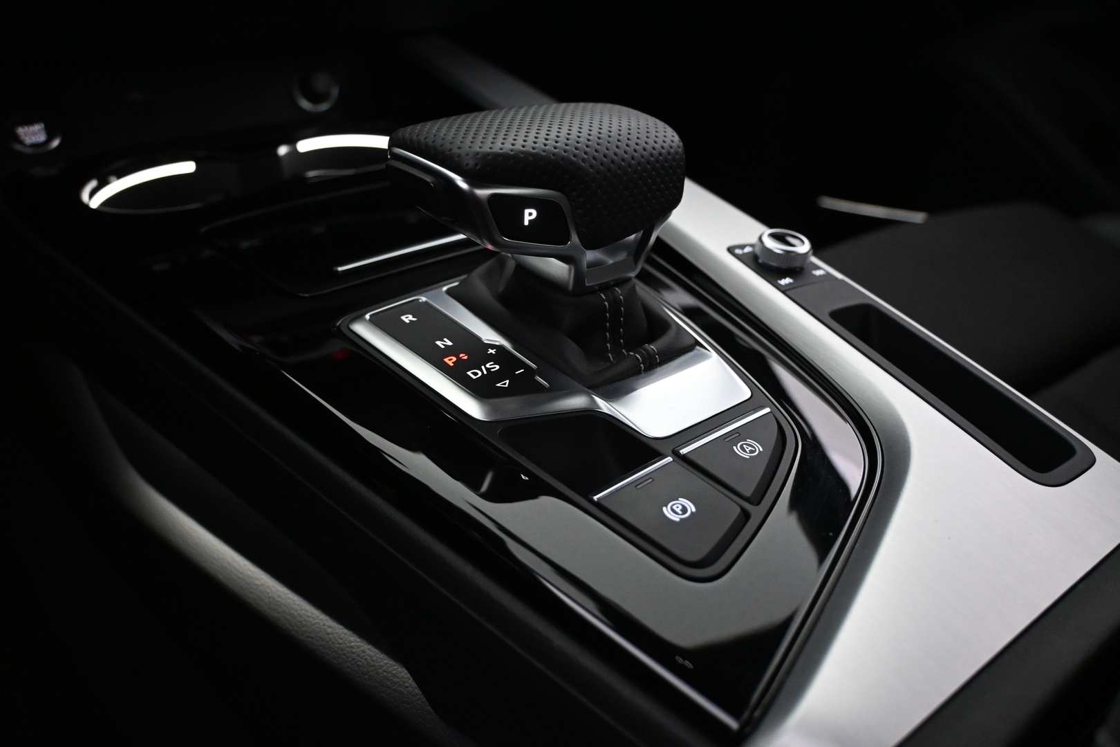 AUDI A4 2021