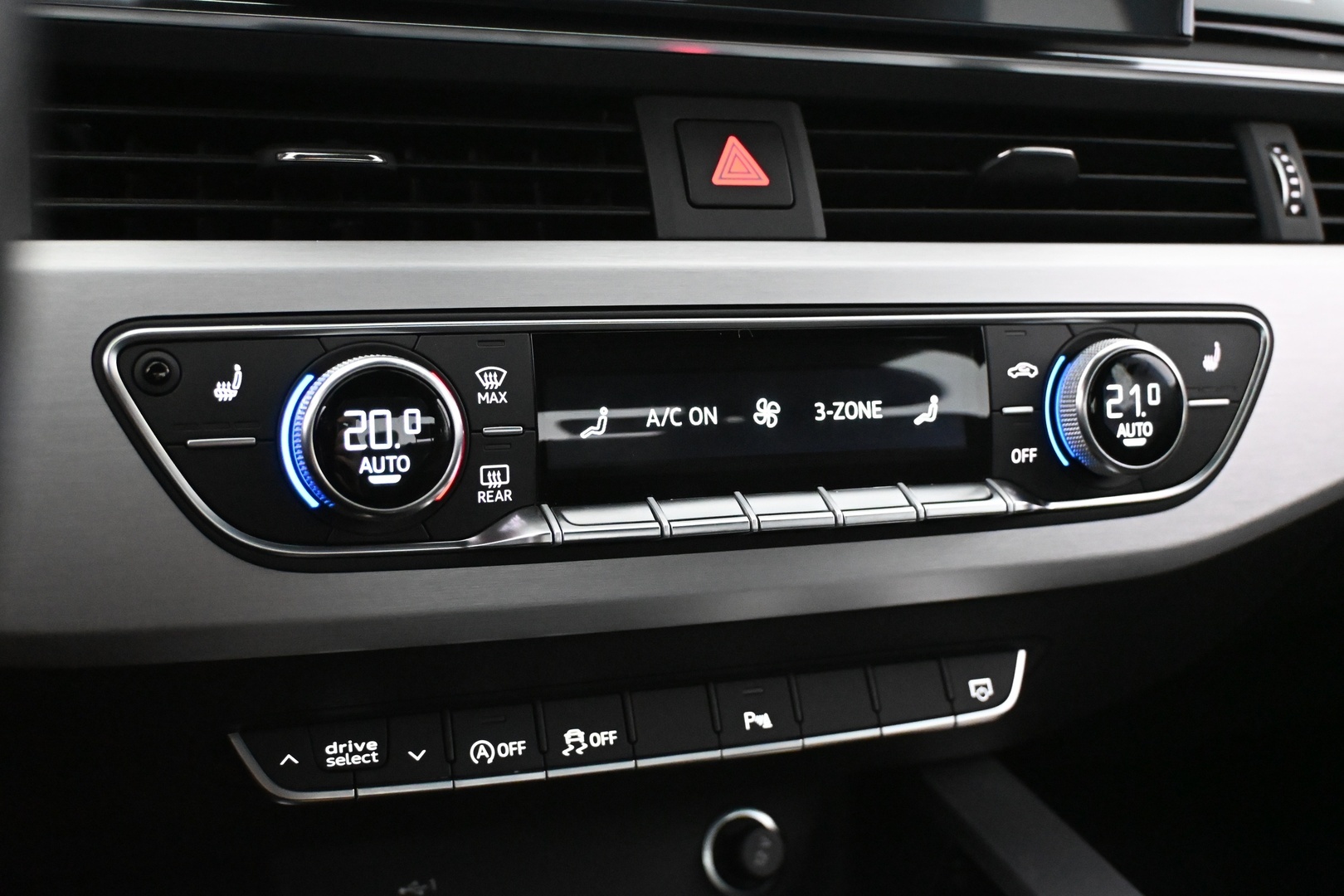 AUDI A4 2021