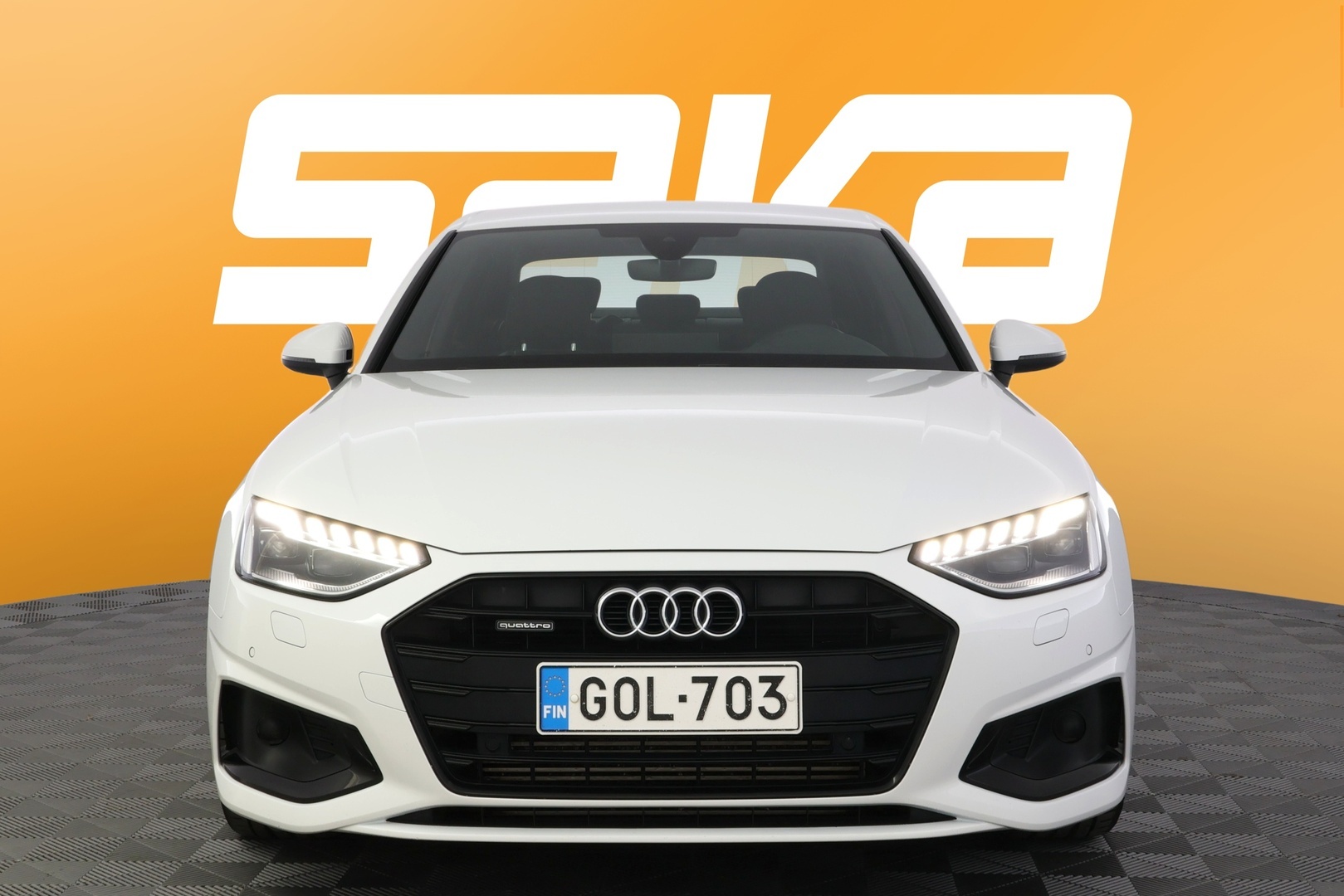 AUDI A4 2021