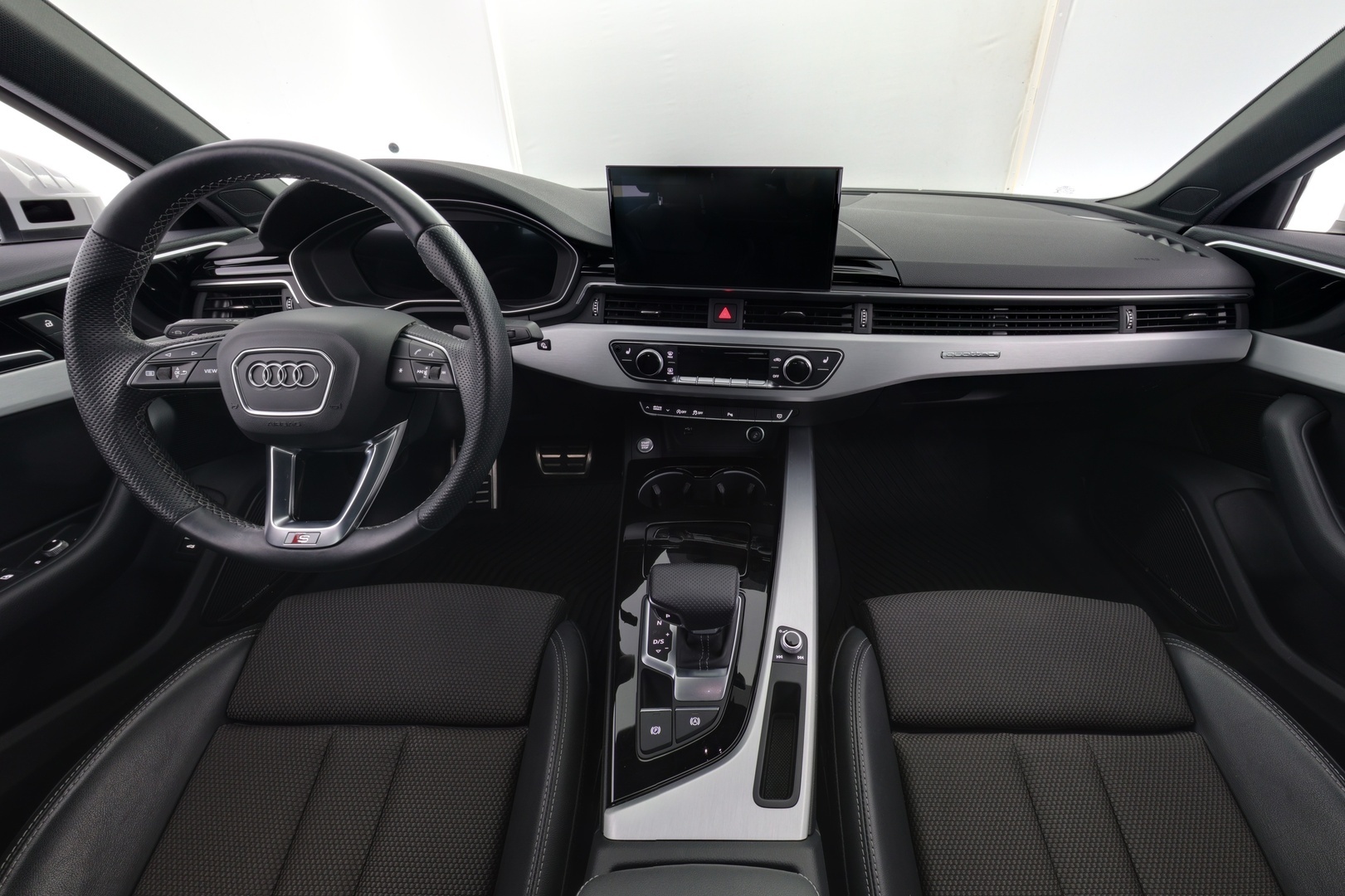 AUDI A4 2021
