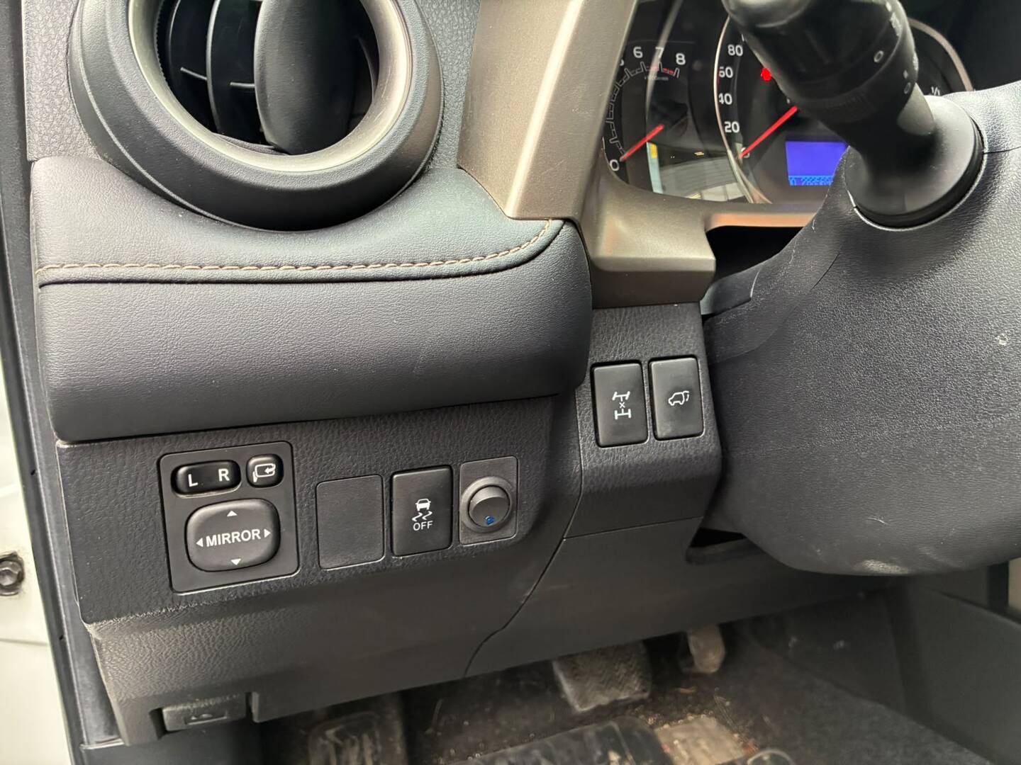 TOYOTA RAV4 2013