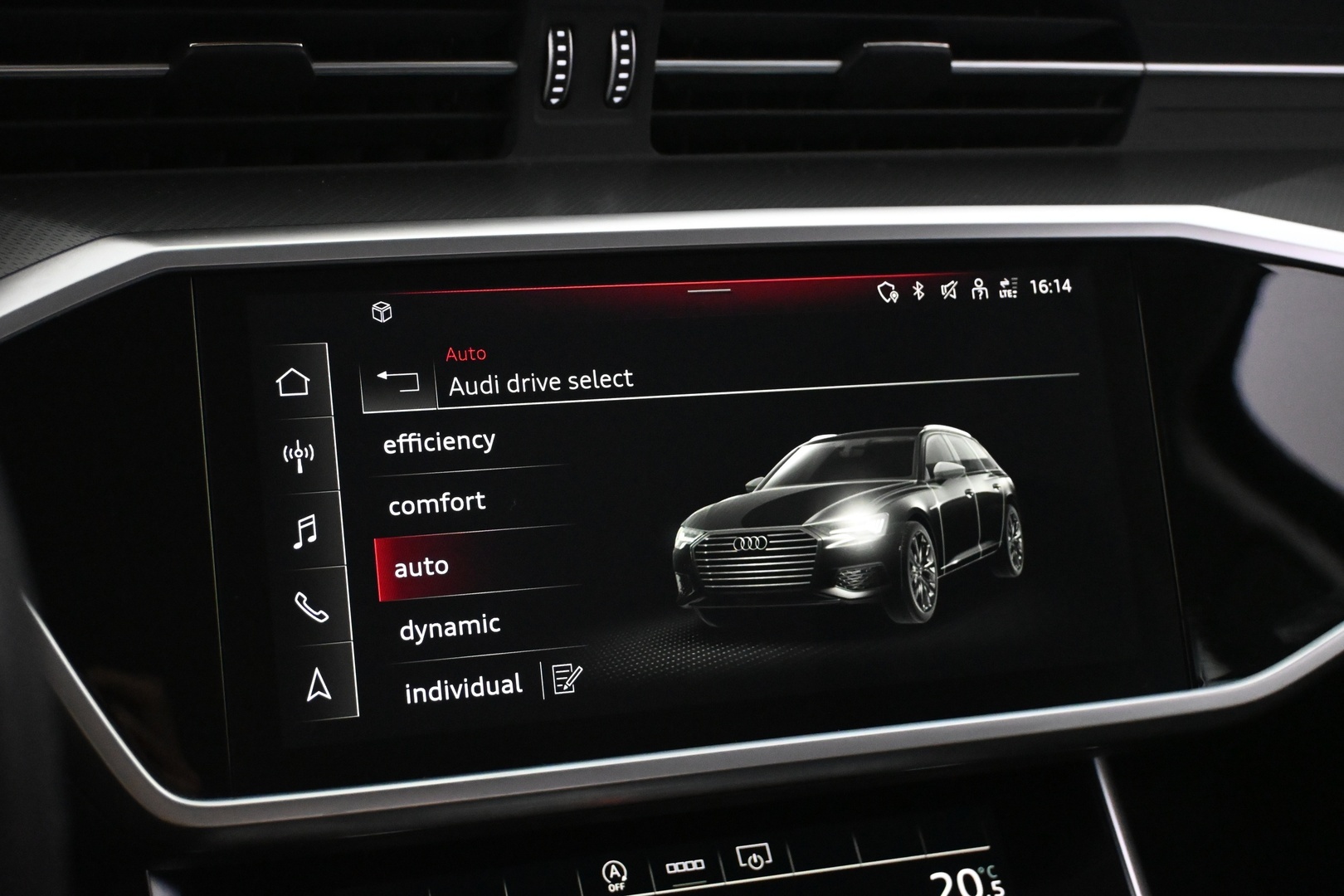 AUDI A6 2023