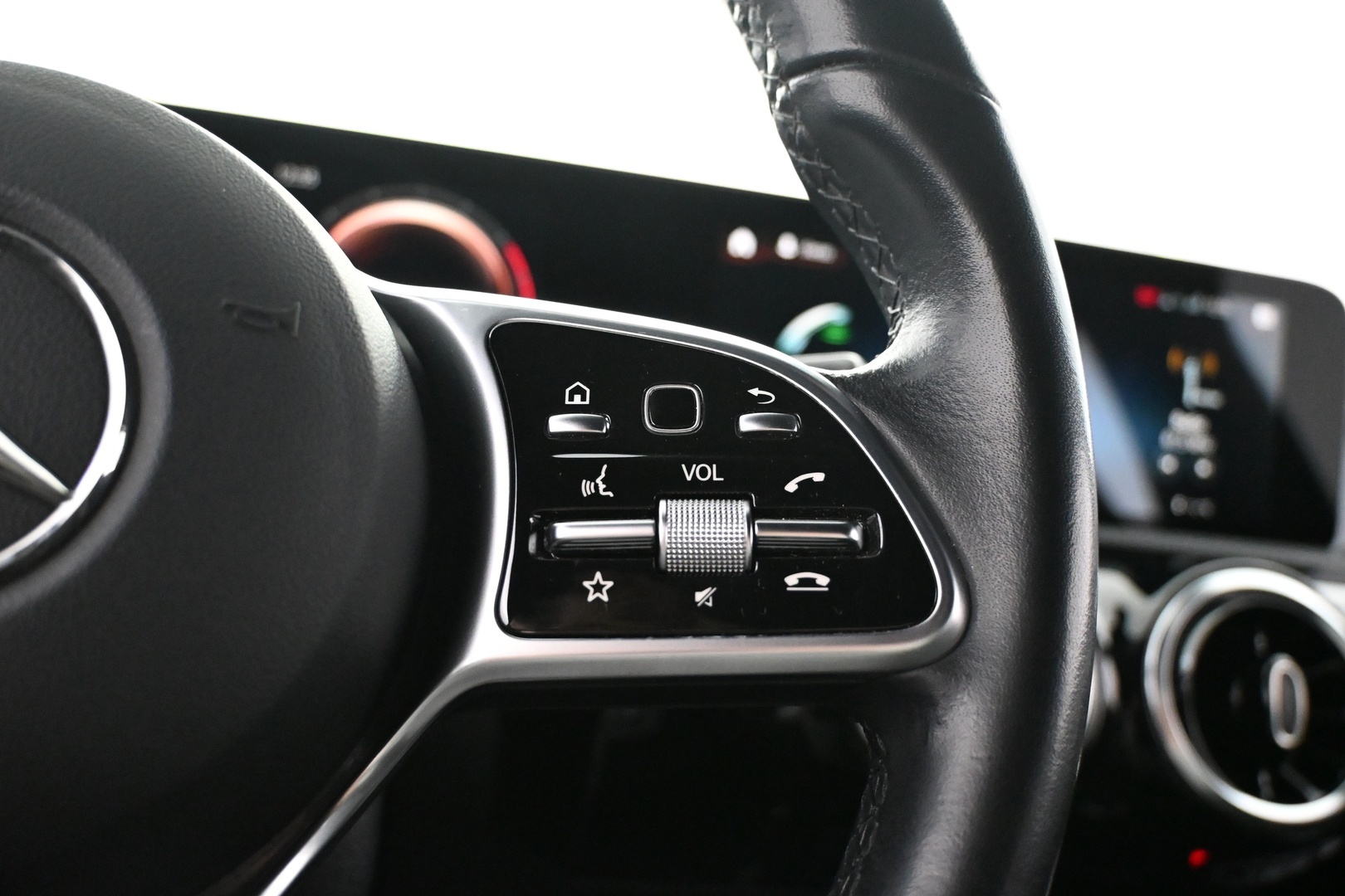 MERCEDES-BENZ CLA 2020