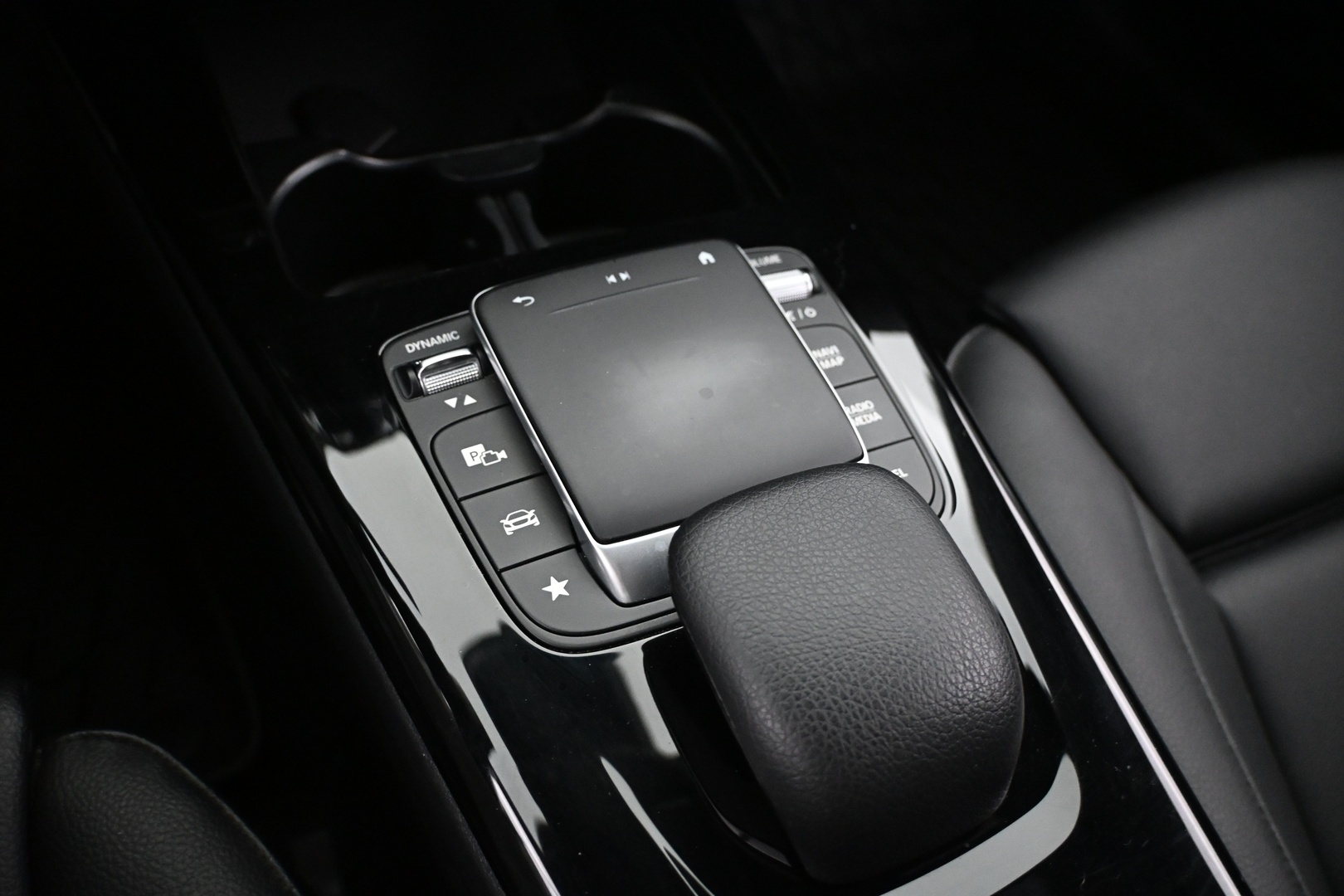 MERCEDES-BENZ CLA 2020