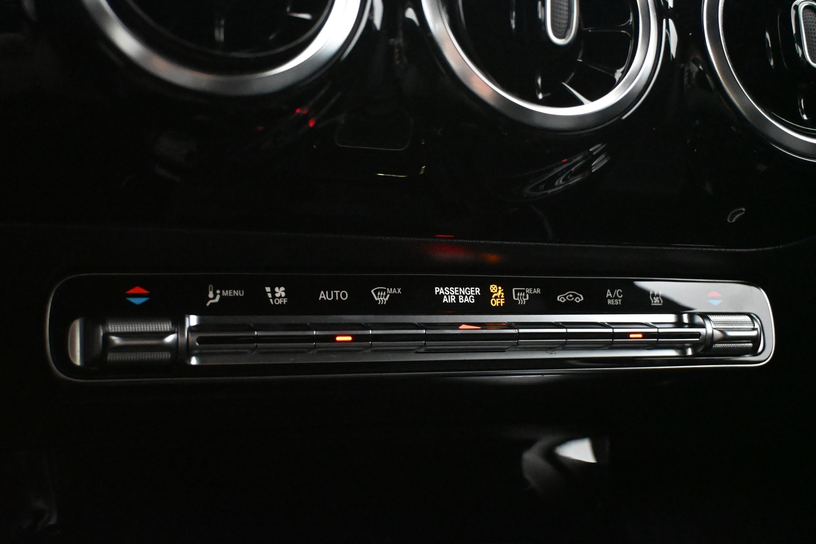 MERCEDES-BENZ CLA 2020