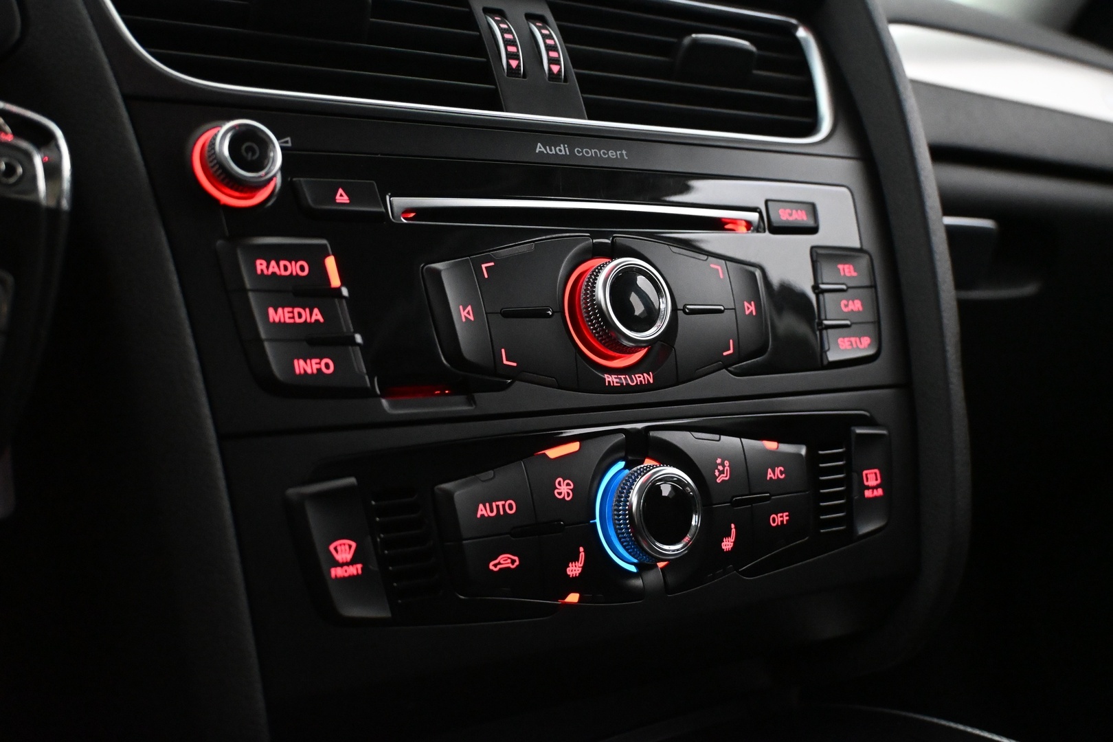 AUDI A4 2015