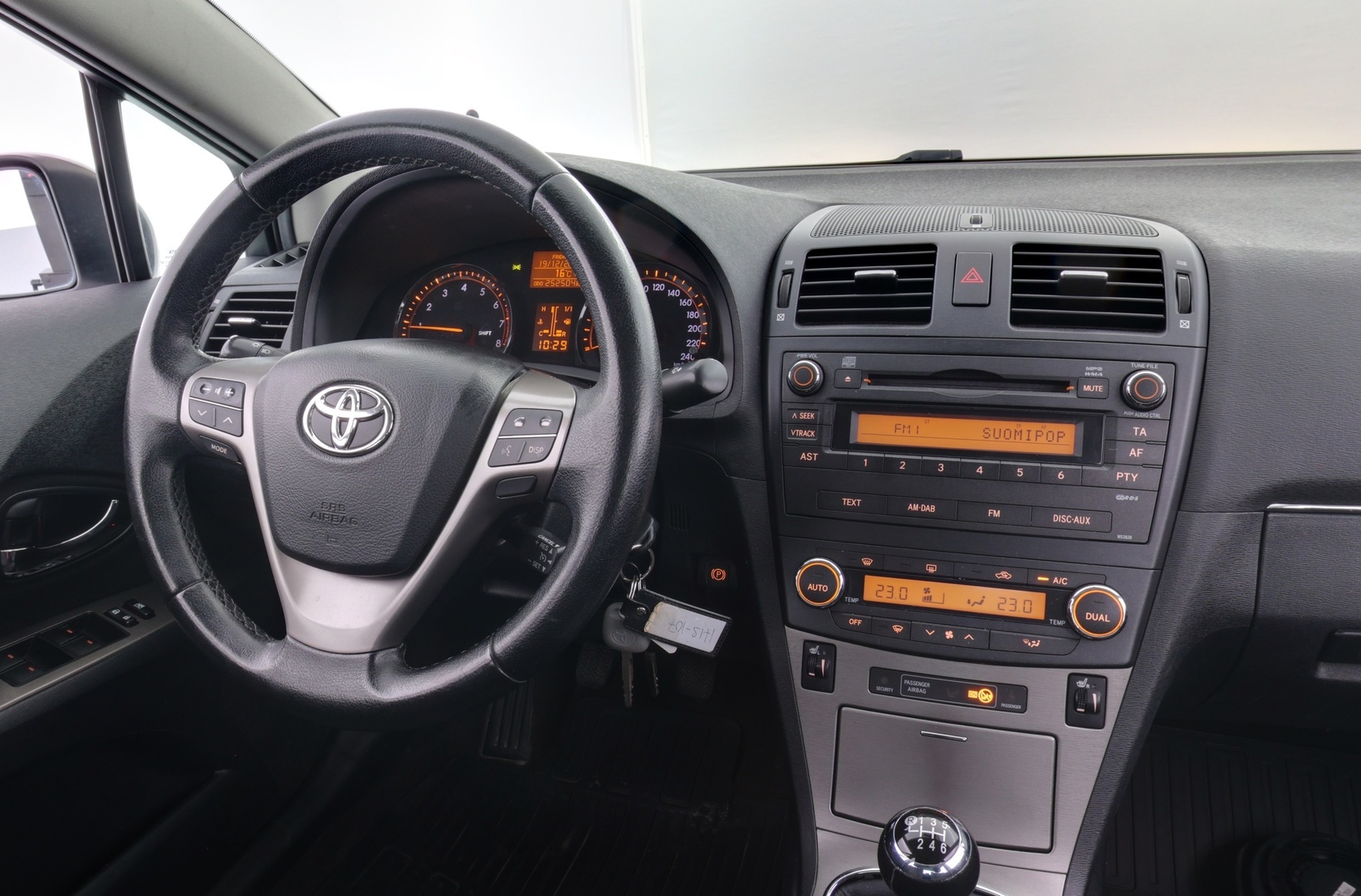 TOYOTA Avensis 2009