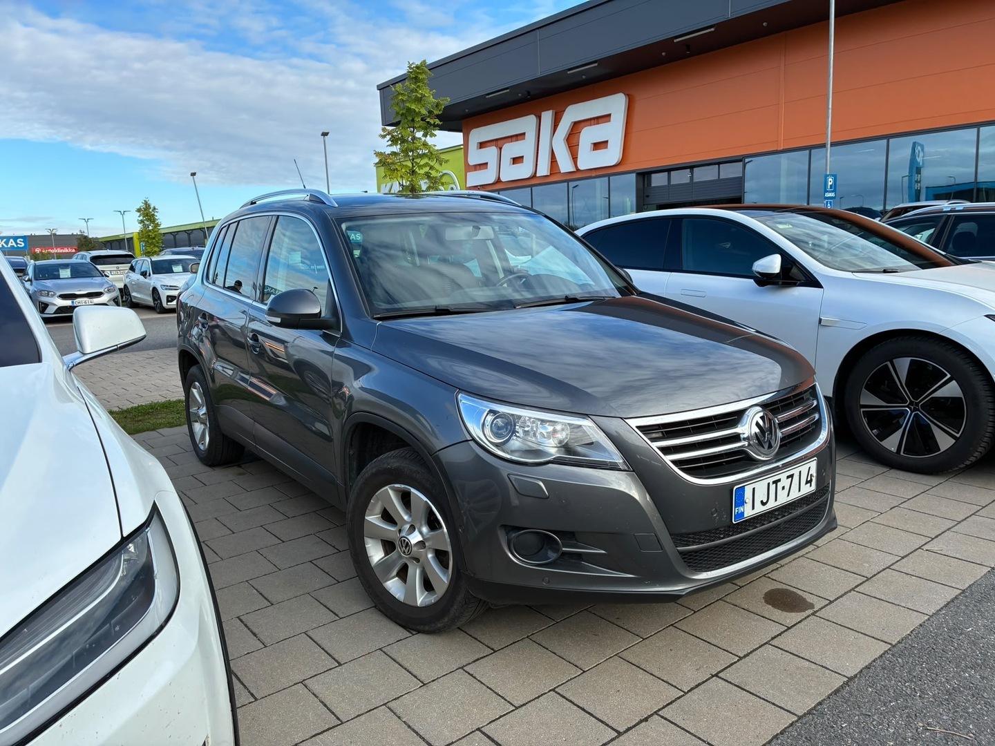 VOLKSWAGEN Tiguan 2011