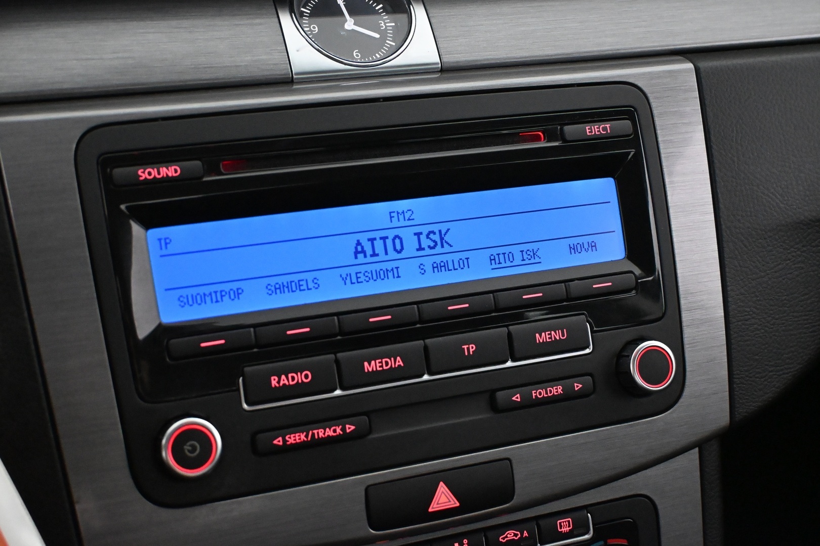 VOLKSWAGEN Passat 2011