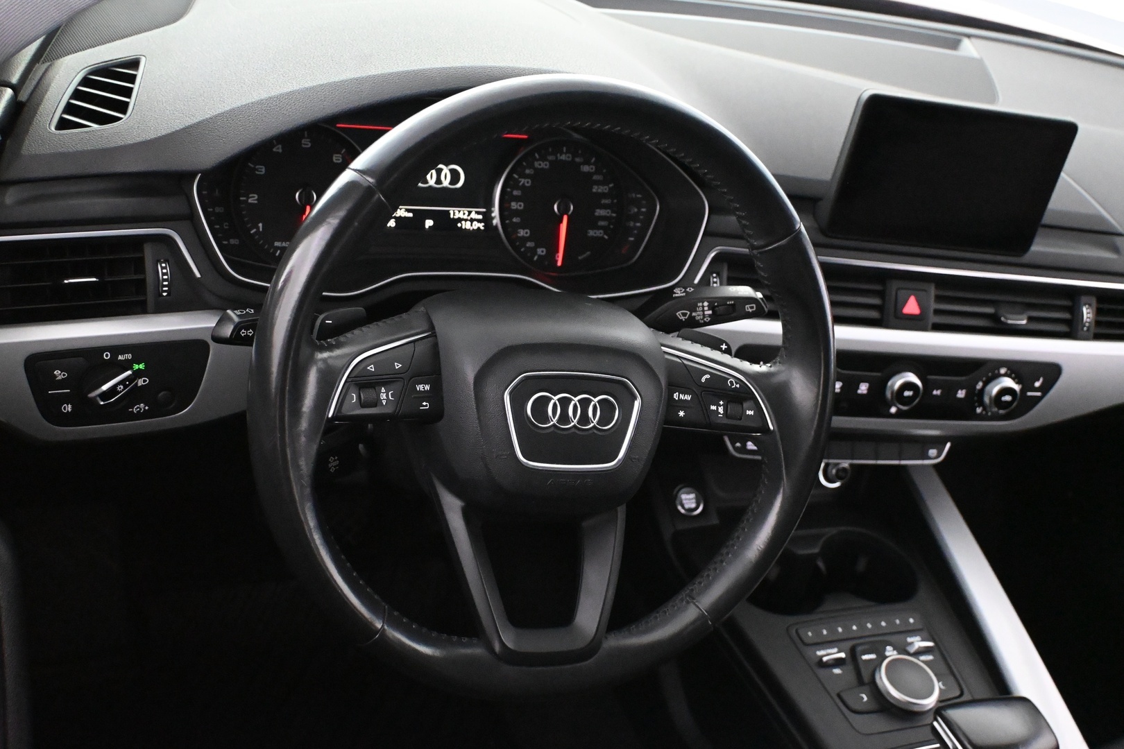 AUDI A4 2018