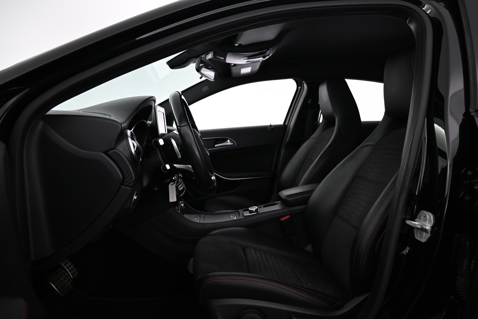 MERCEDES-BENZ A 2016