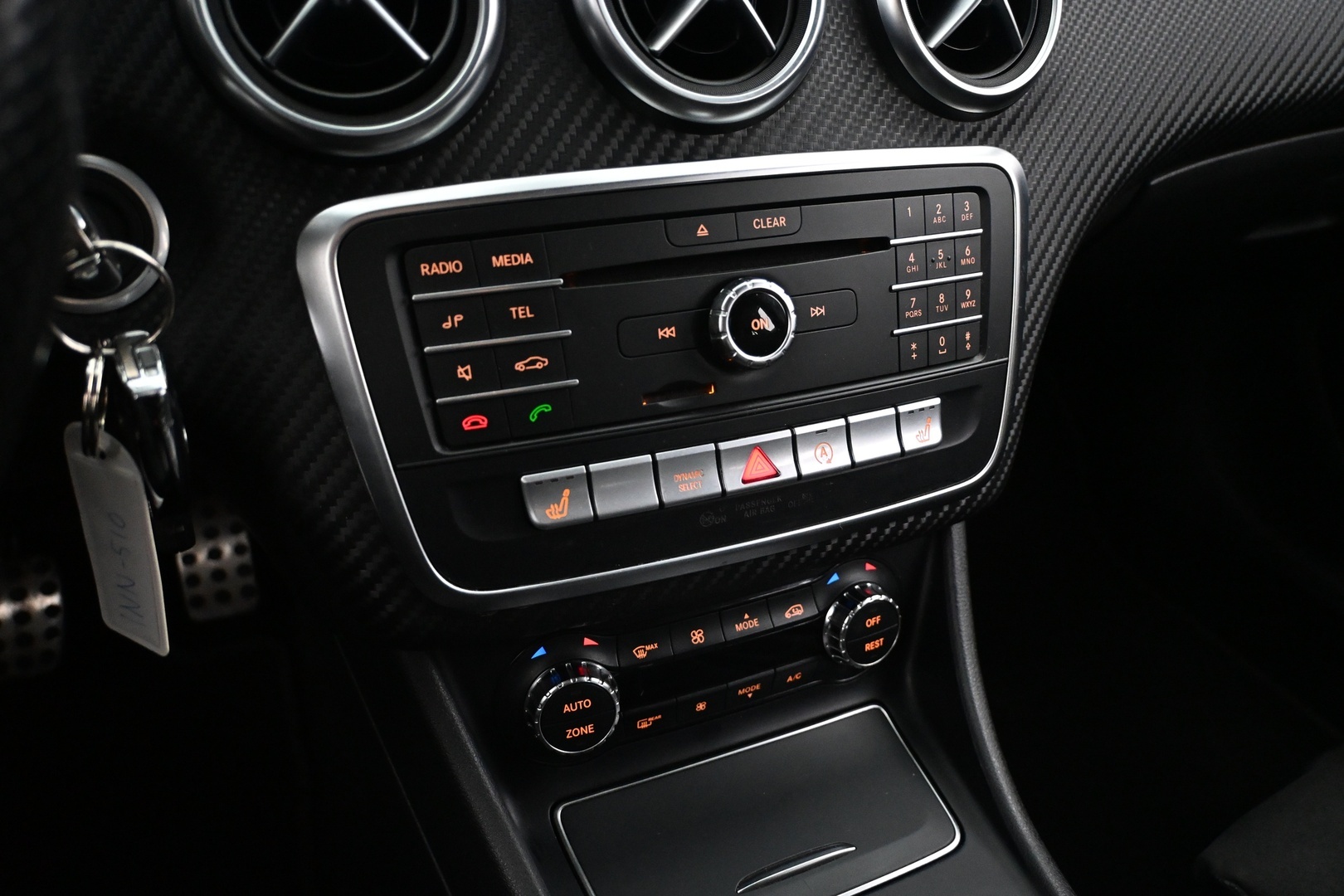 MERCEDES-BENZ A 2016