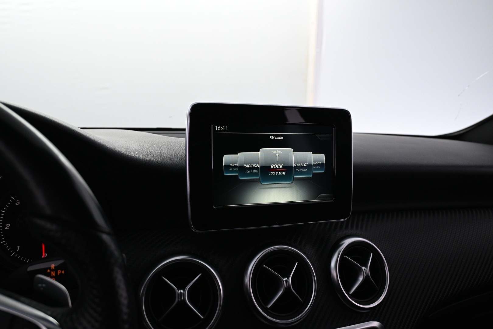 MERCEDES-BENZ A 2016