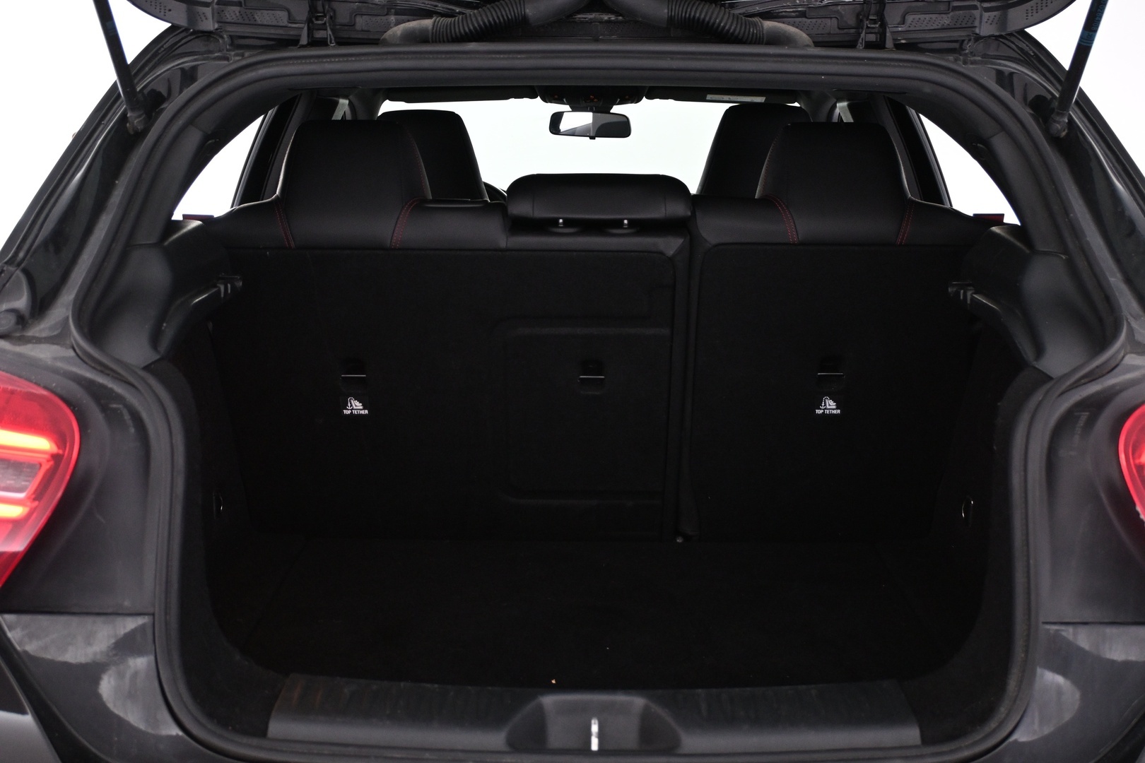 MERCEDES-BENZ A 2016