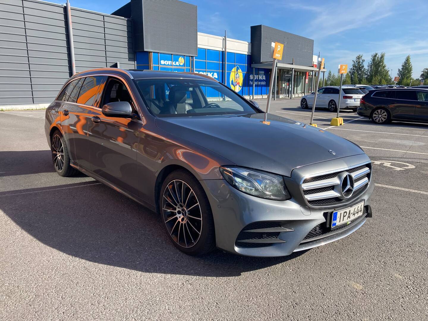 MERCEDES-BENZ E 2017