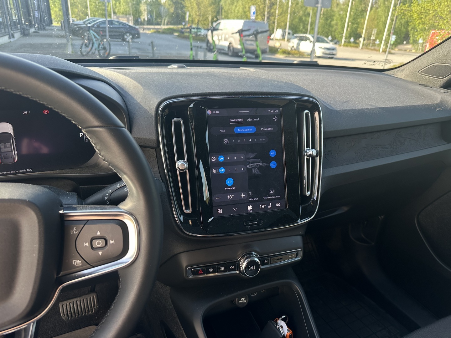 VOLVO C40 2023