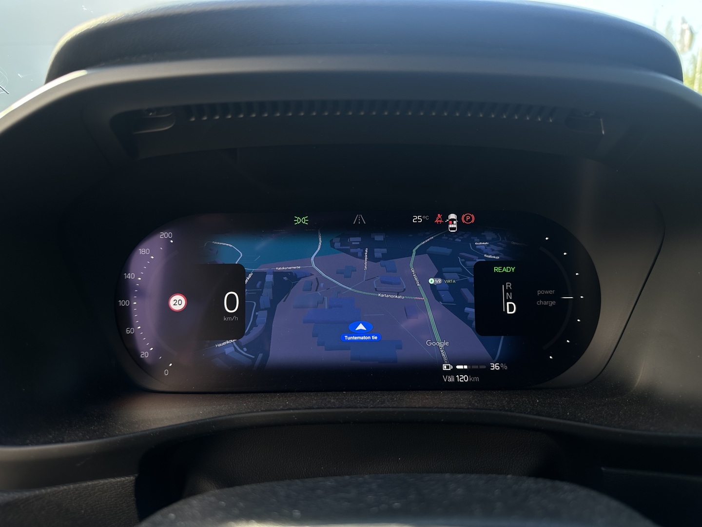 VOLVO C40 2023