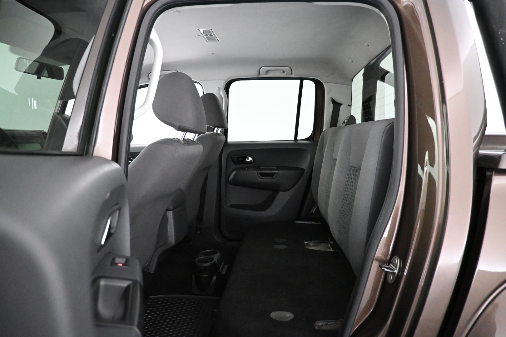 VOLKSWAGEN Amarok 2012
