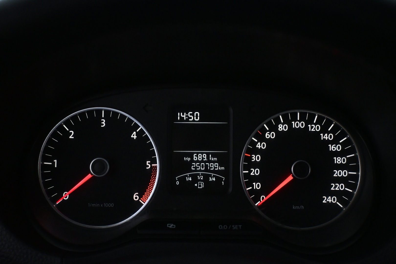 VOLKSWAGEN Amarok 2012