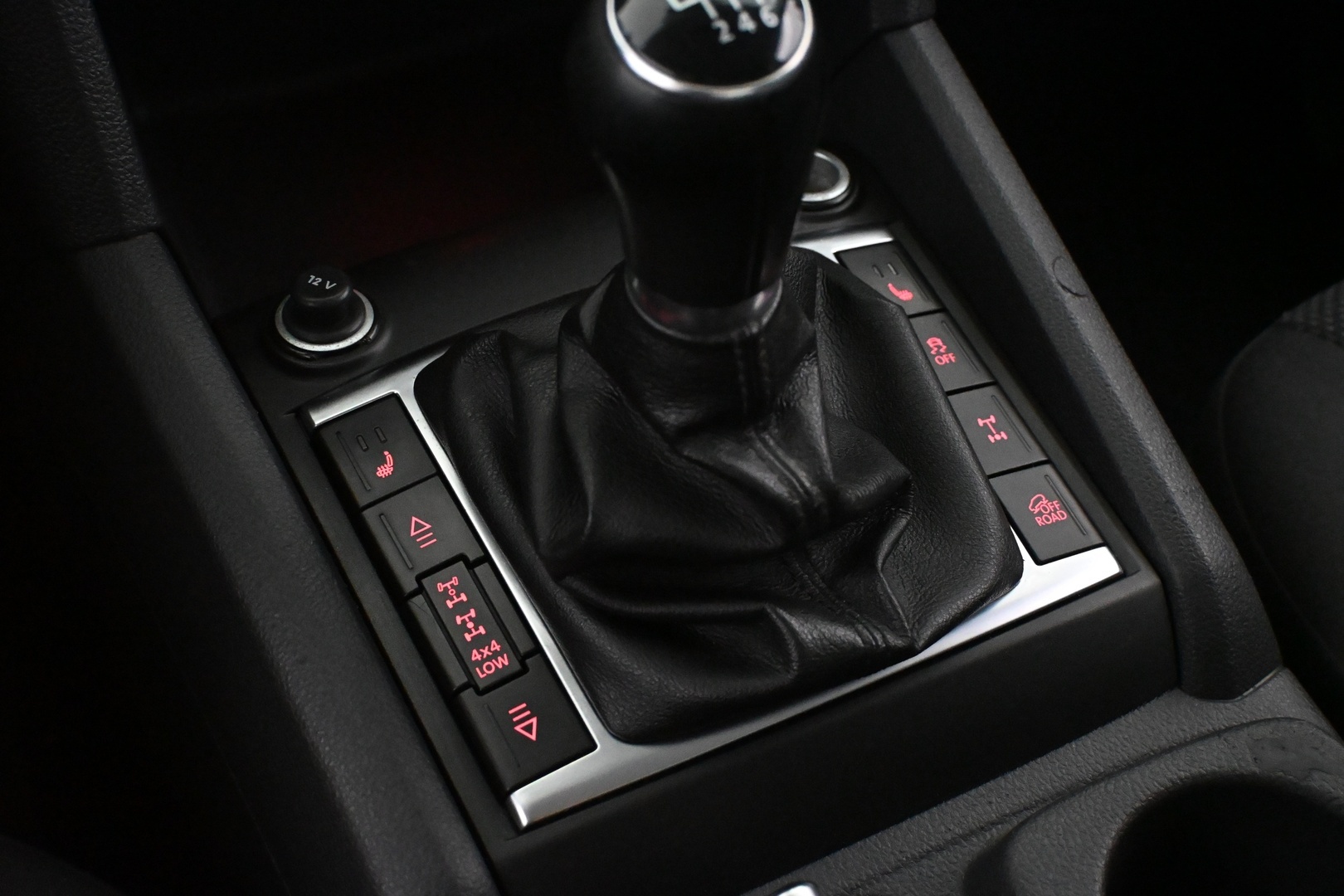 VOLKSWAGEN Amarok 2012