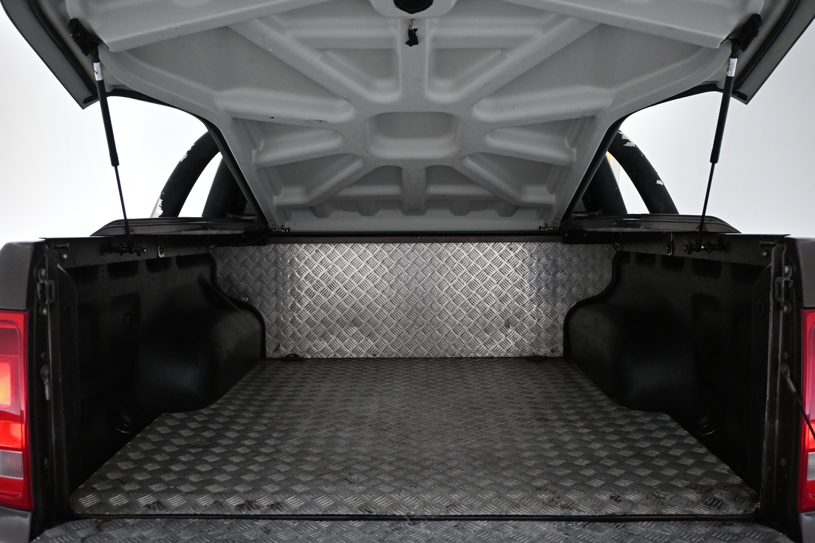 VOLKSWAGEN Amarok 2012