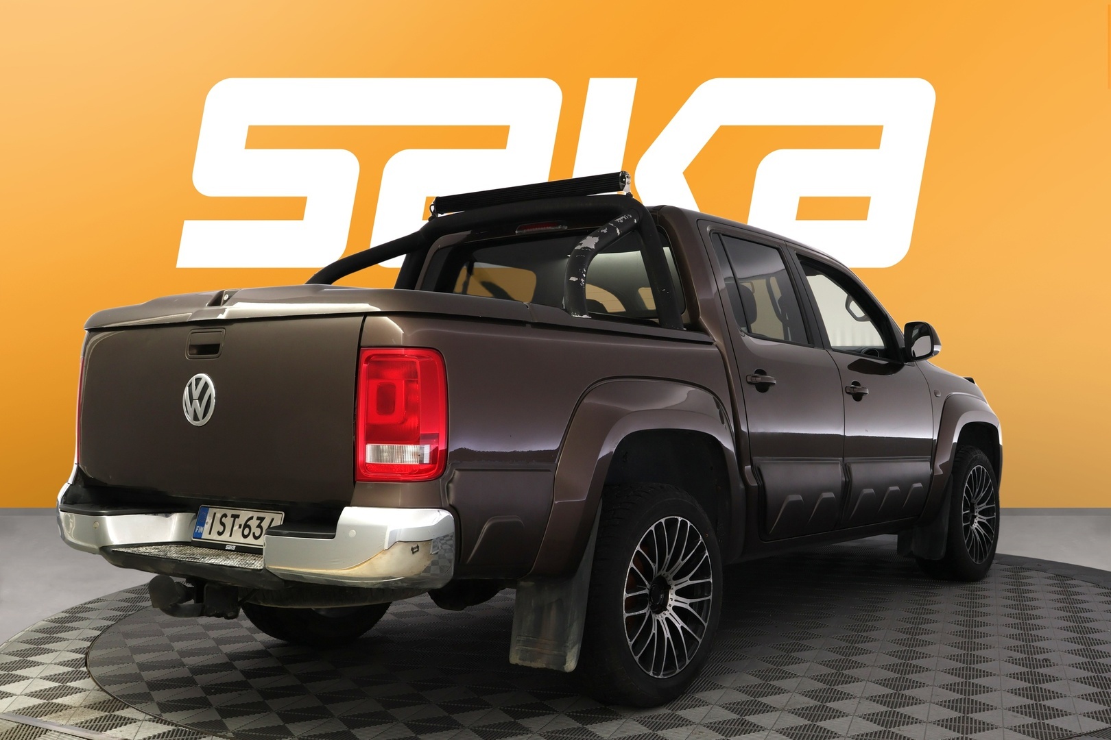 VOLKSWAGEN Amarok 2012