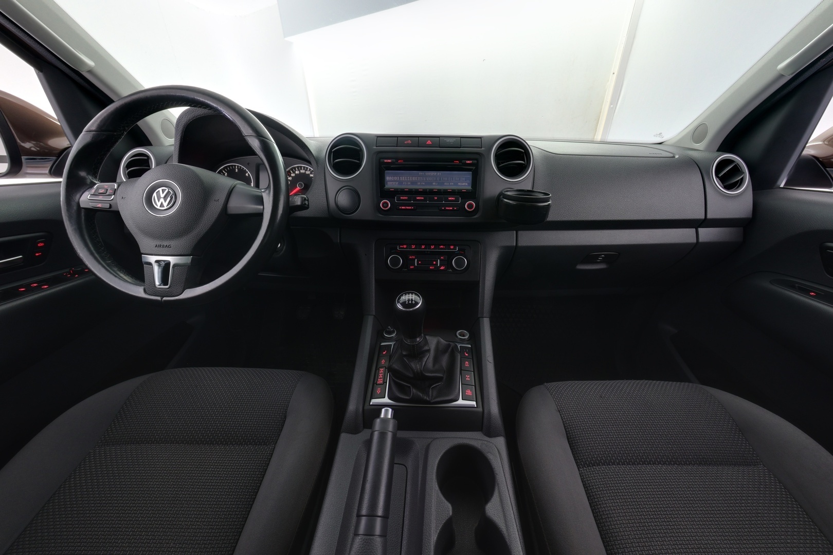 VOLKSWAGEN Amarok 2012