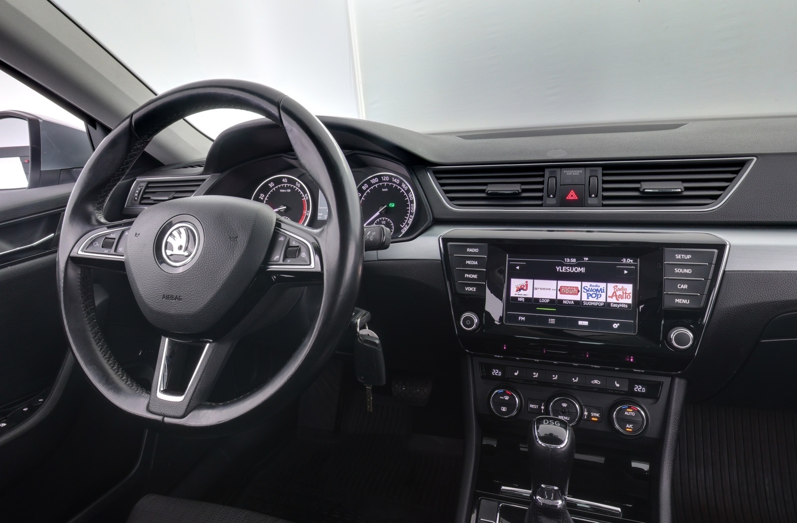 SKODA Superb 2016