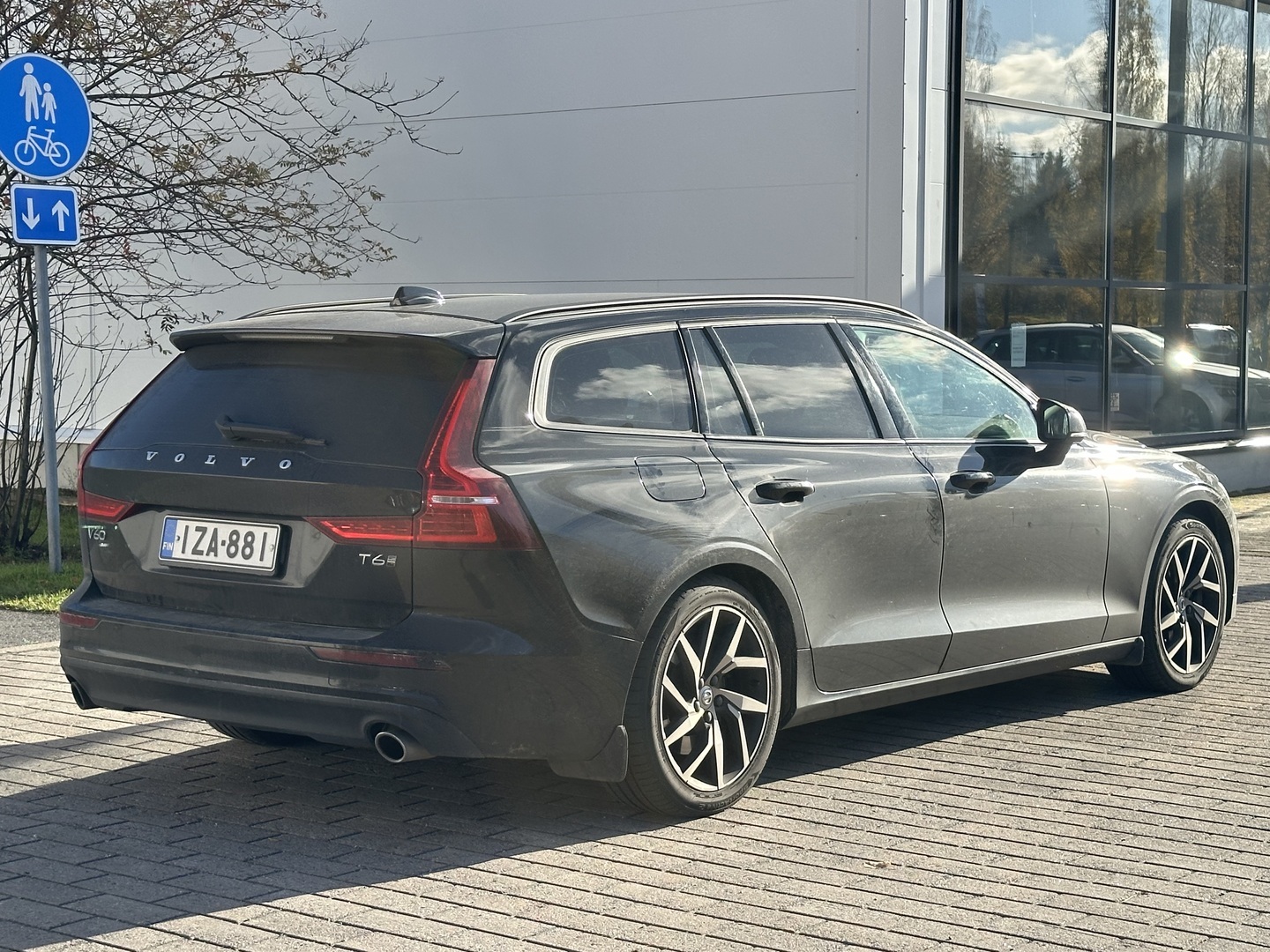 VOLVO V60 2020