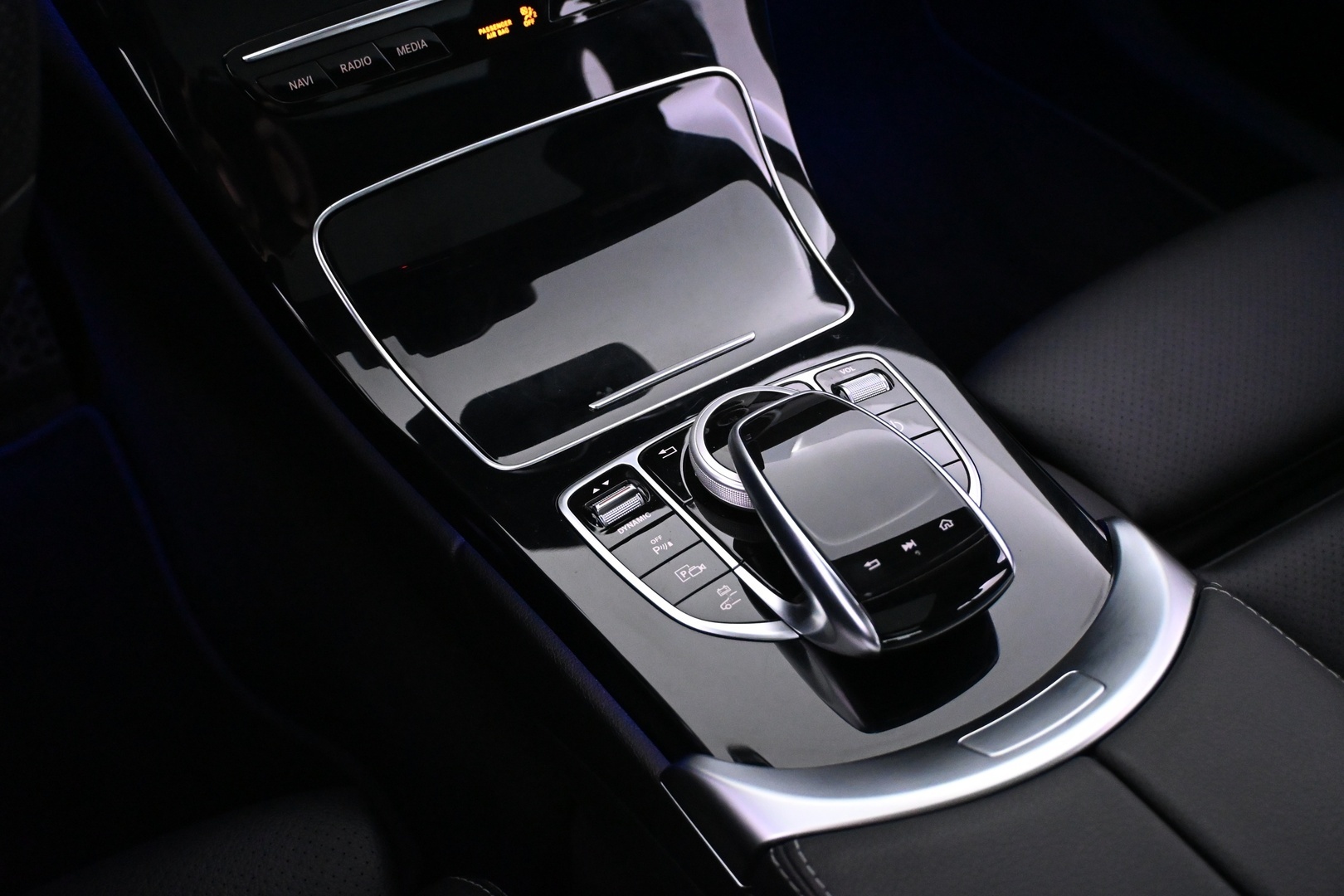 MERCEDES-BENZ C 2021