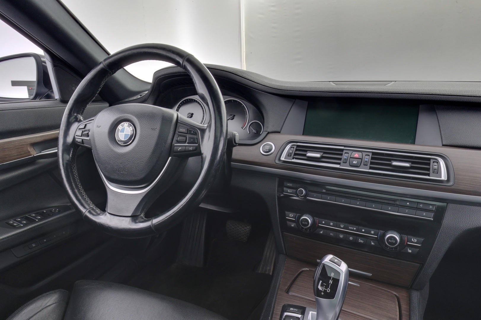 BMW 740 2012