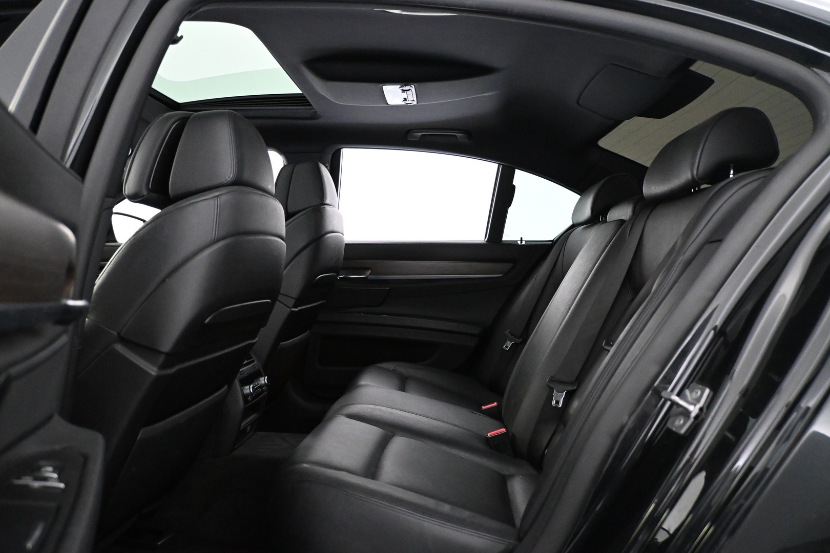 BMW 740 2012