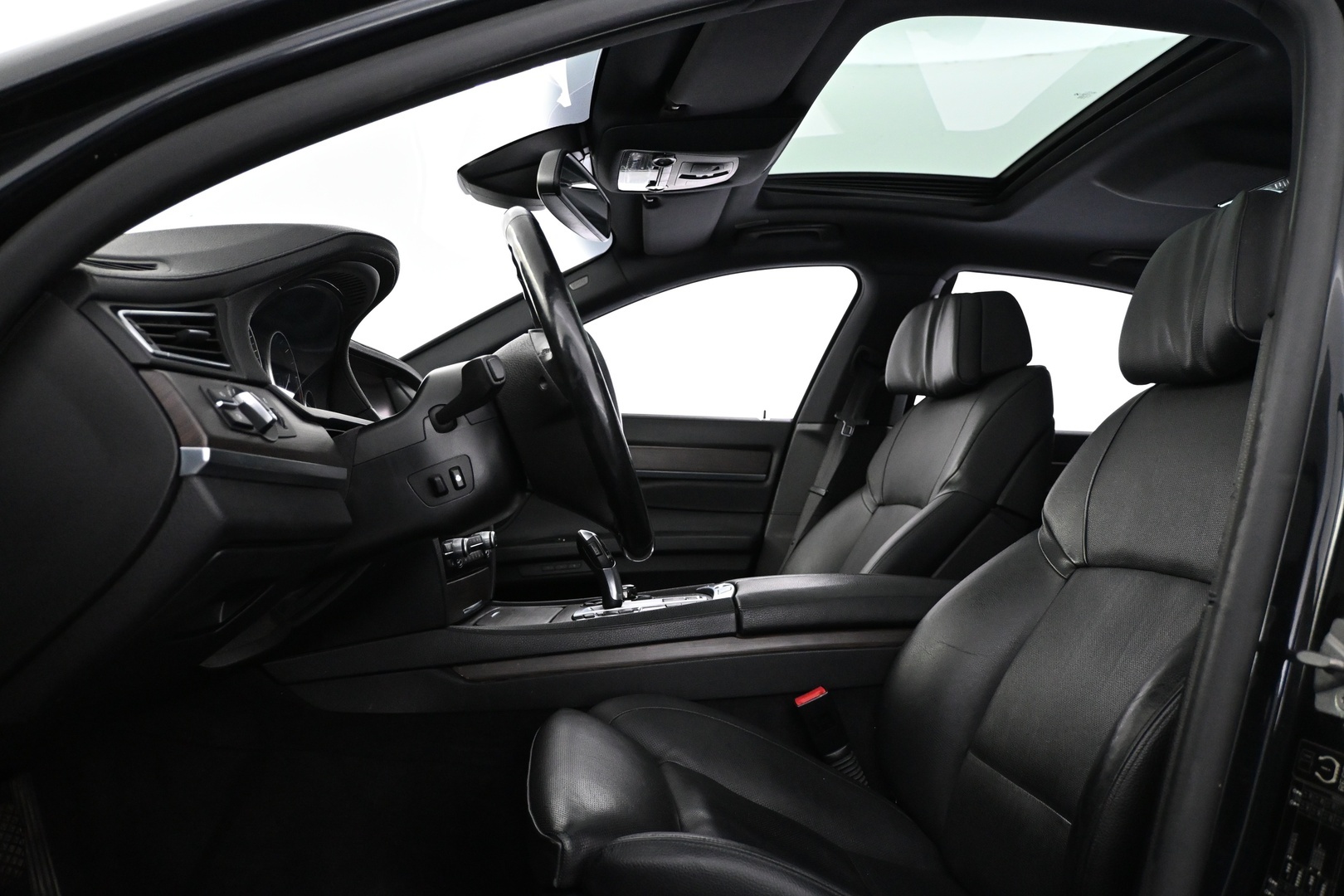 BMW 740 2012