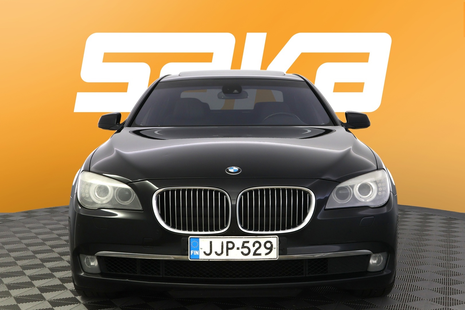 BMW 740 2012