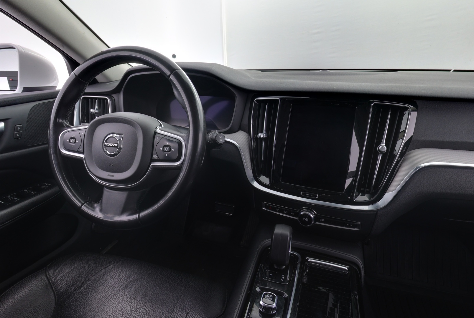 VOLVO V60 2023