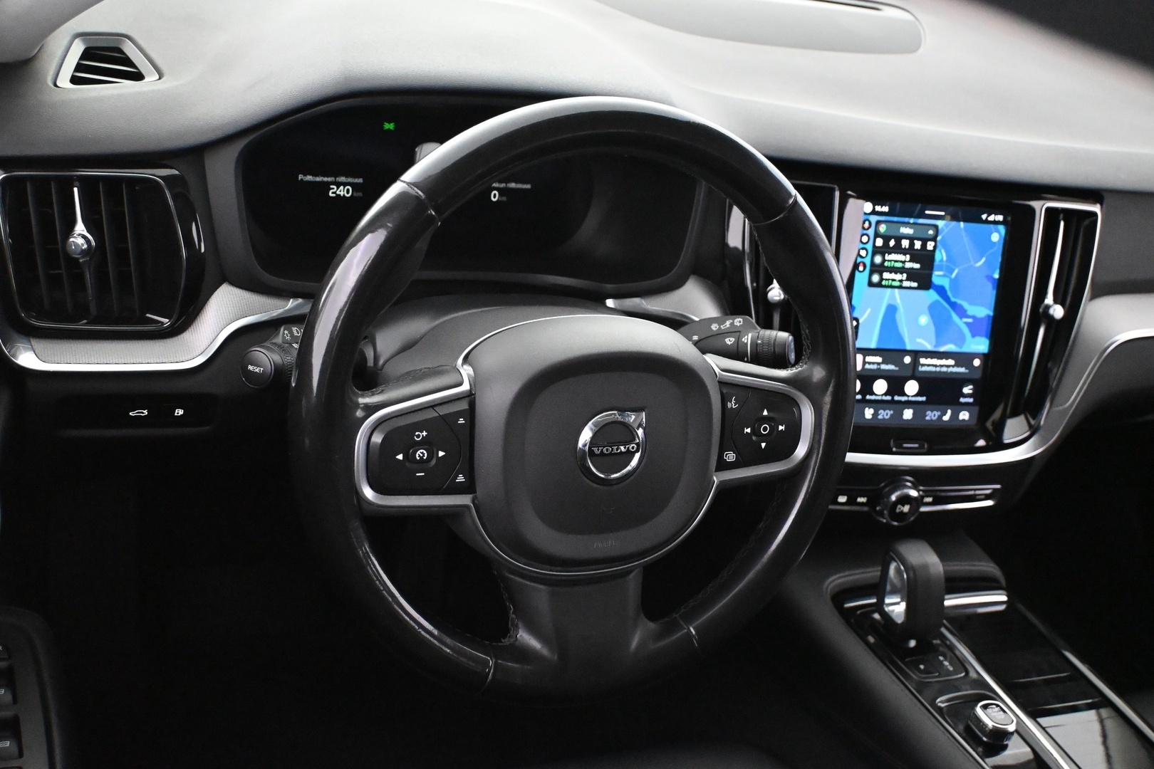 VOLVO V60 2023