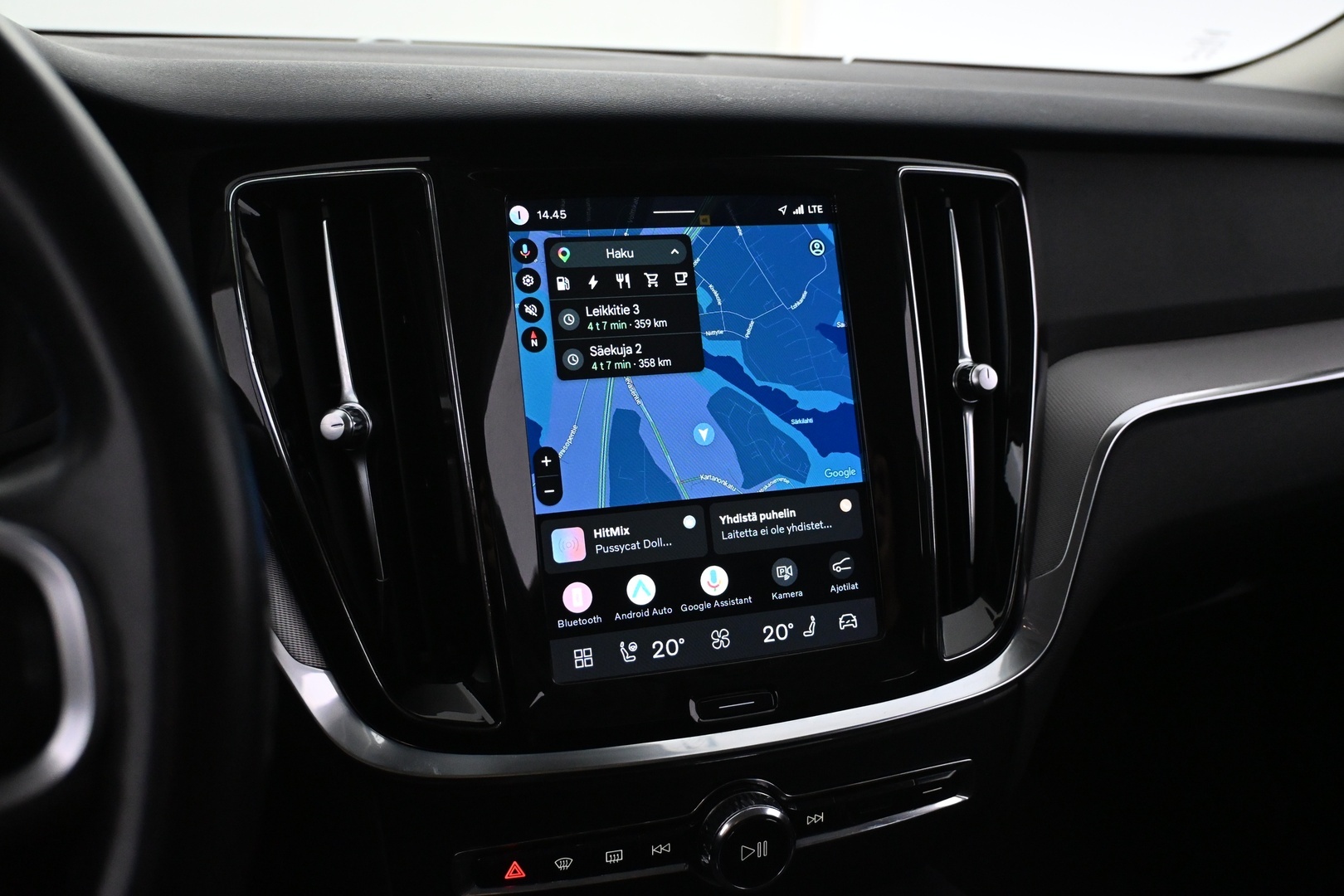 VOLVO V60 2023