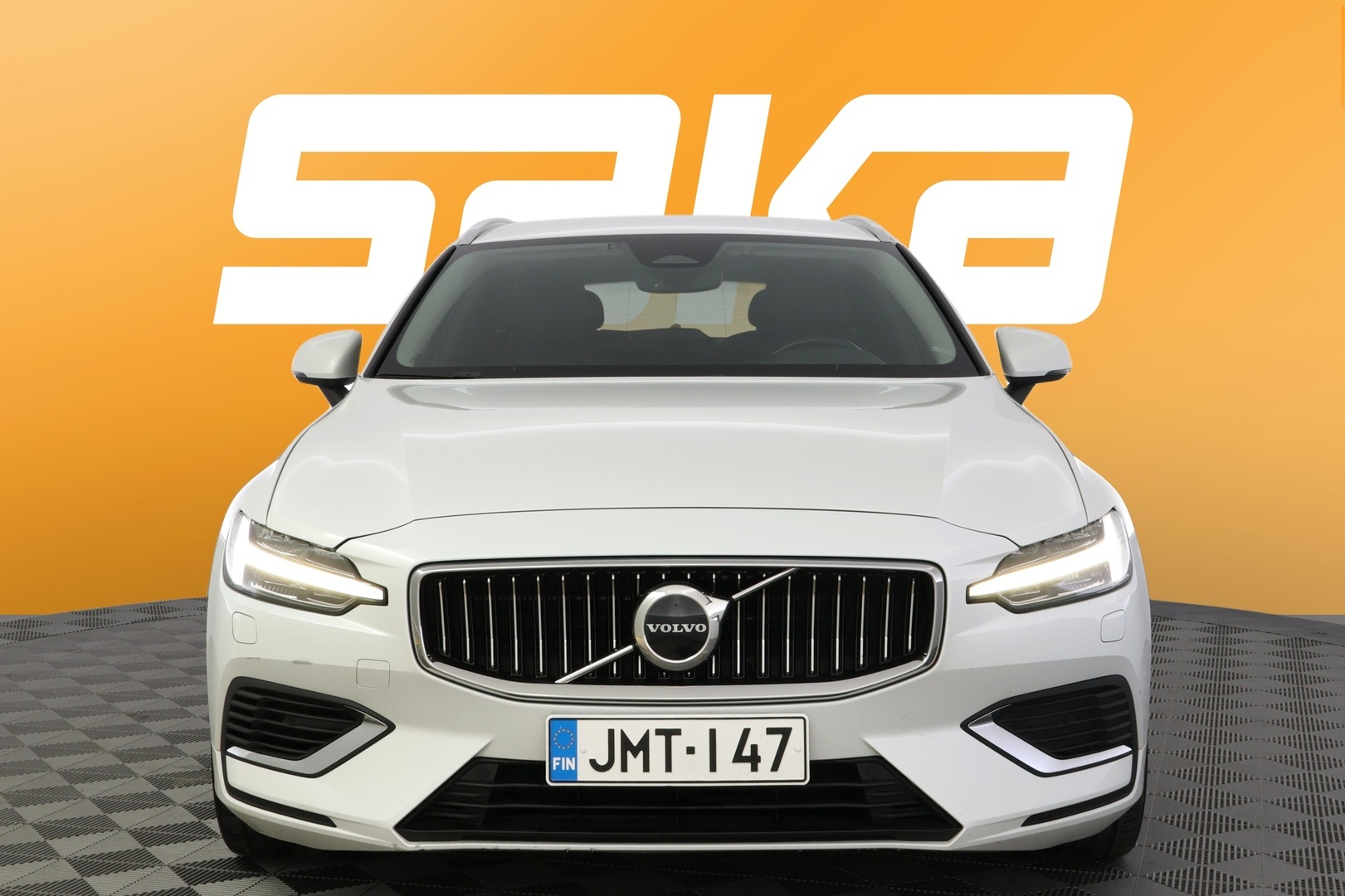 VOLVO V60 2023