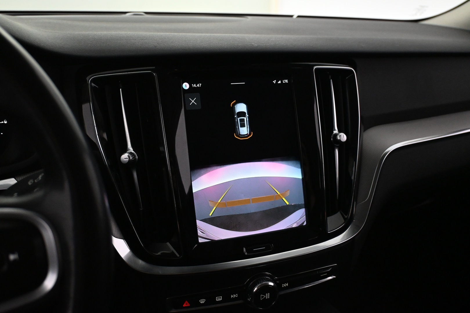 VOLVO V60 2023