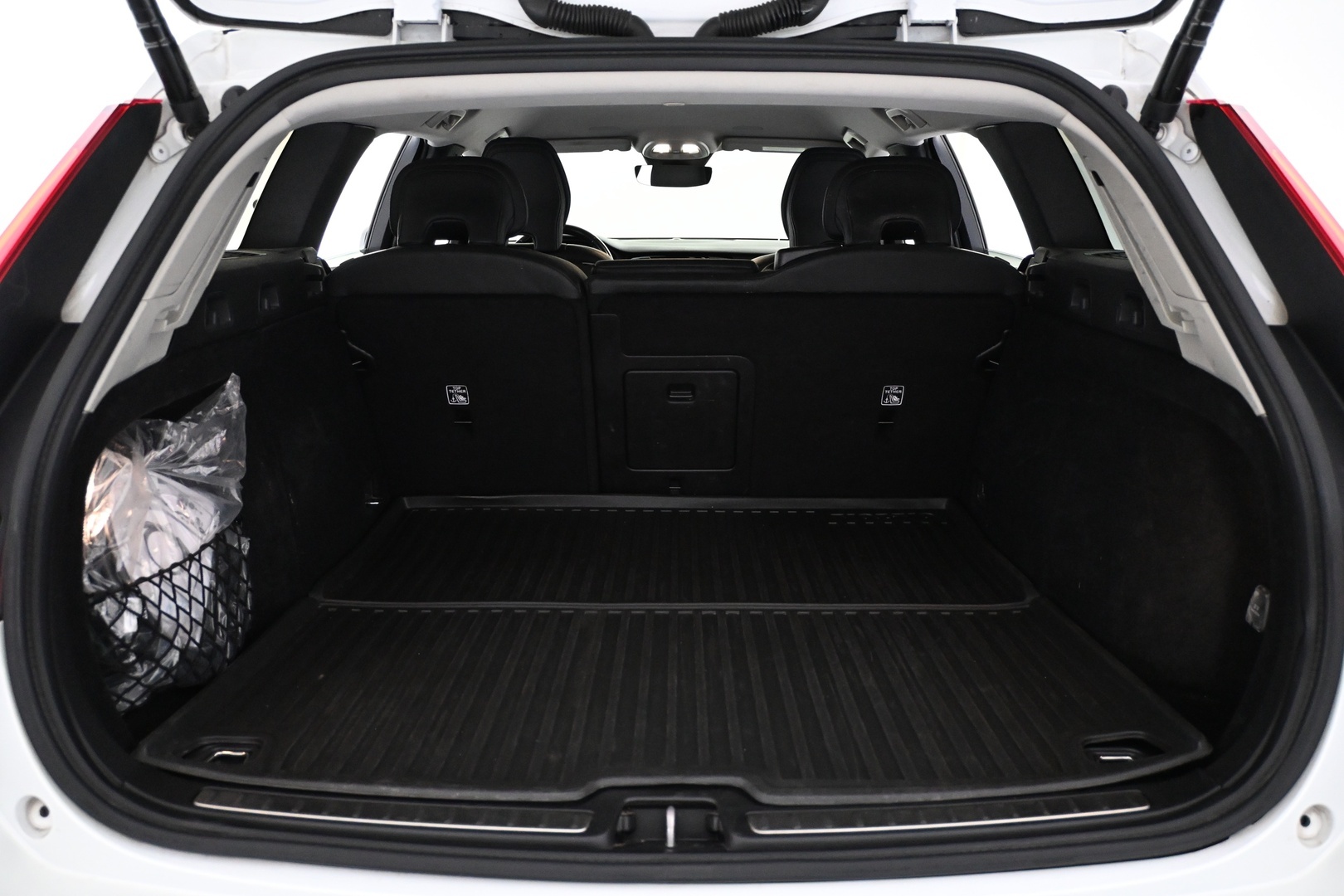 VOLVO V60 2023
