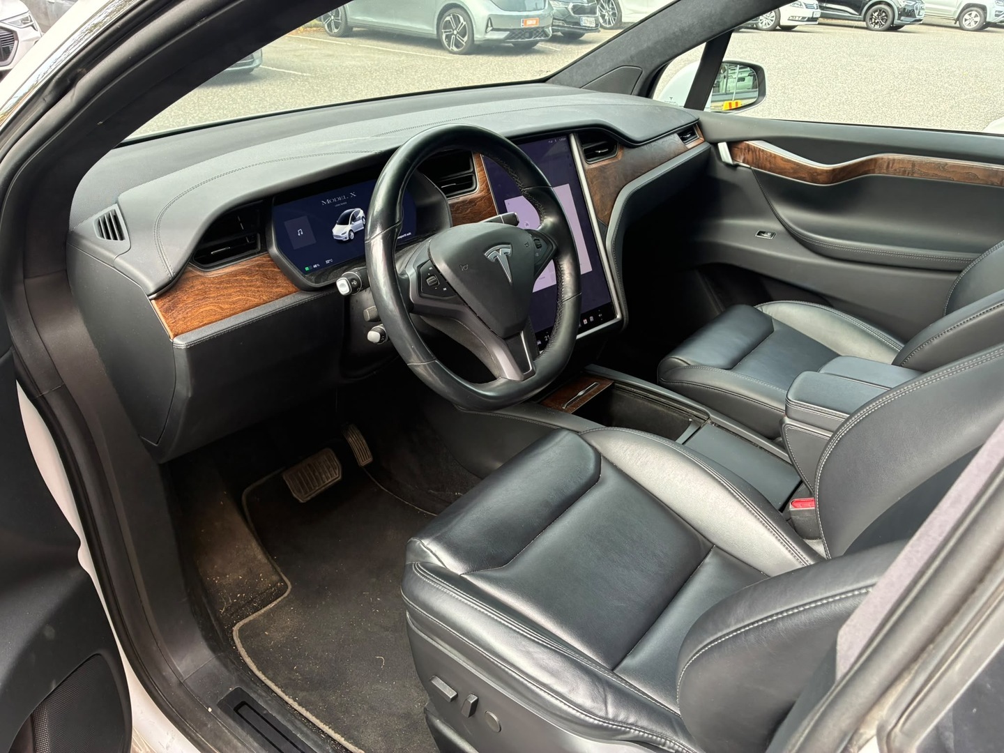 TESLA Model X 2020