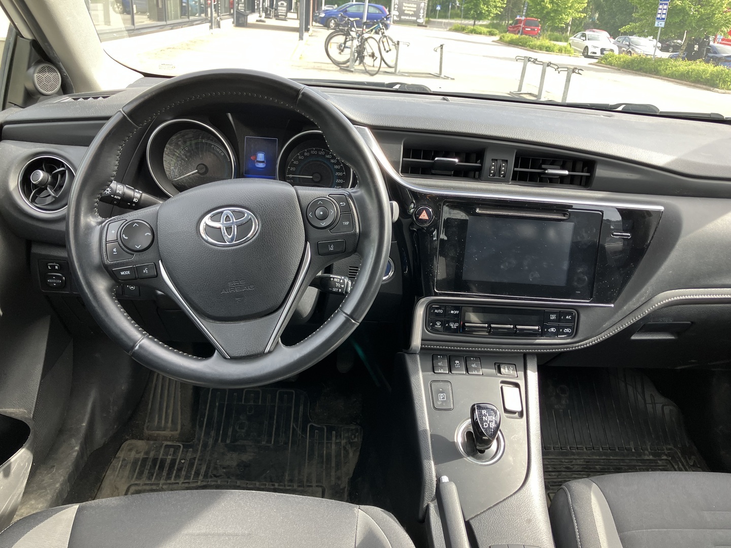 TOYOTA Auris 2016