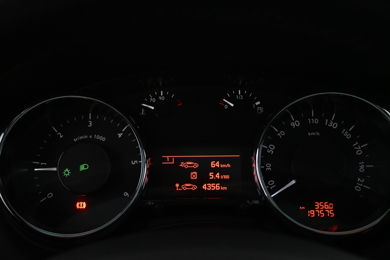 PEUGEOT 5008 2016