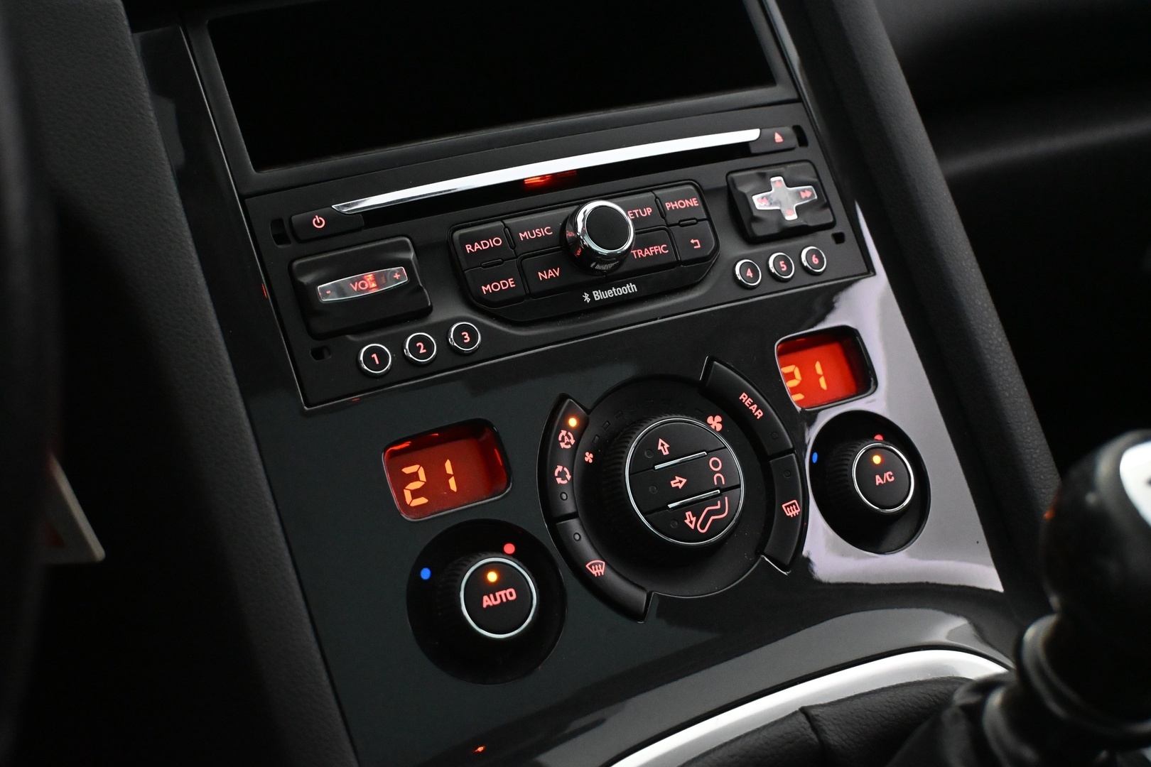 PEUGEOT 5008 2016