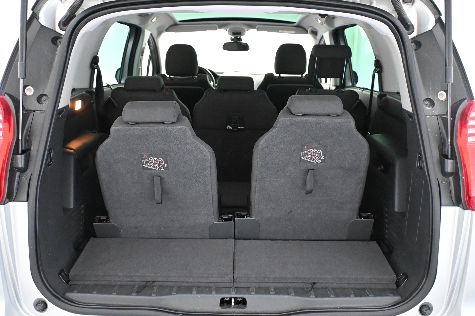 PEUGEOT 5008 2016
