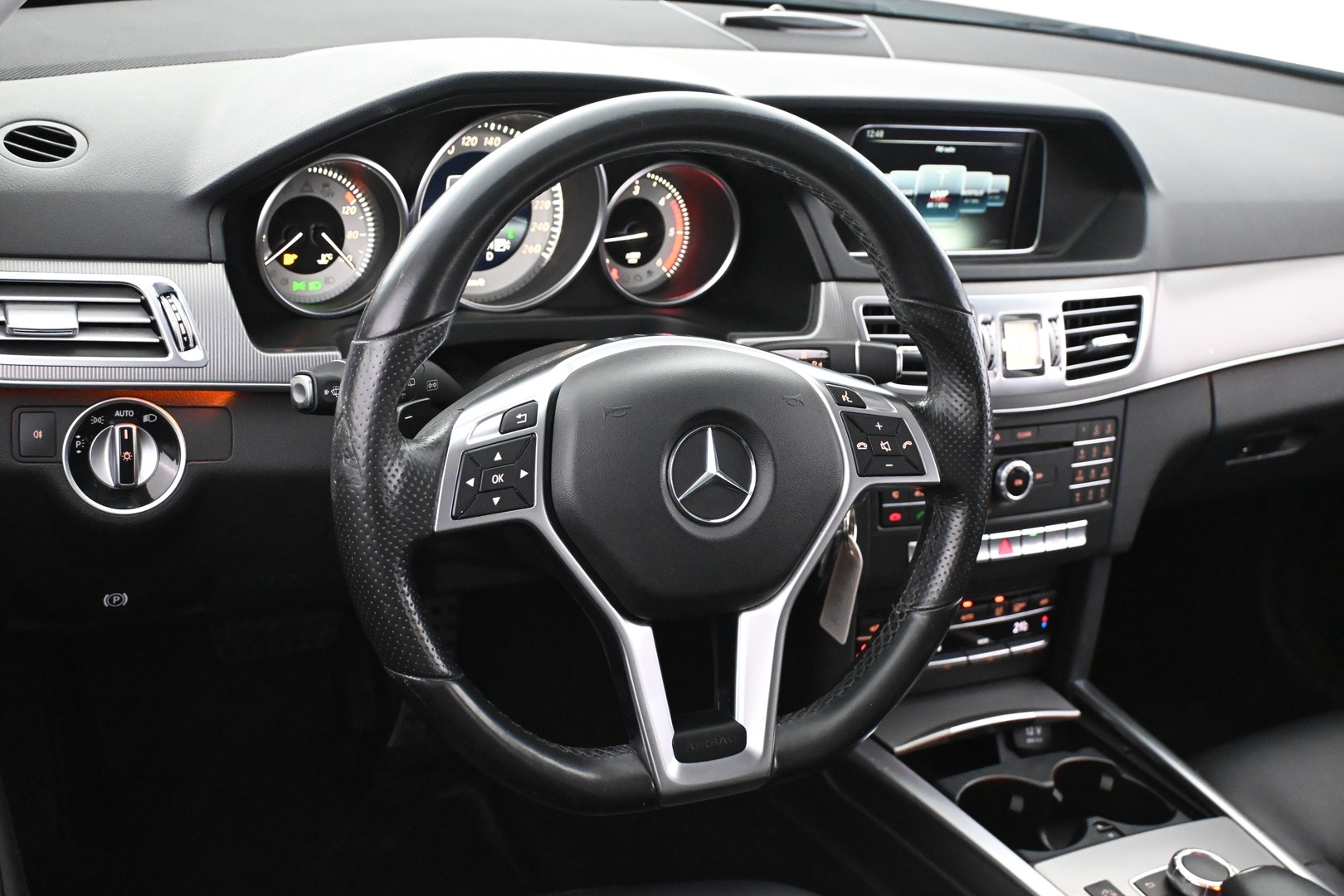 MERCEDES-BENZ E 2016